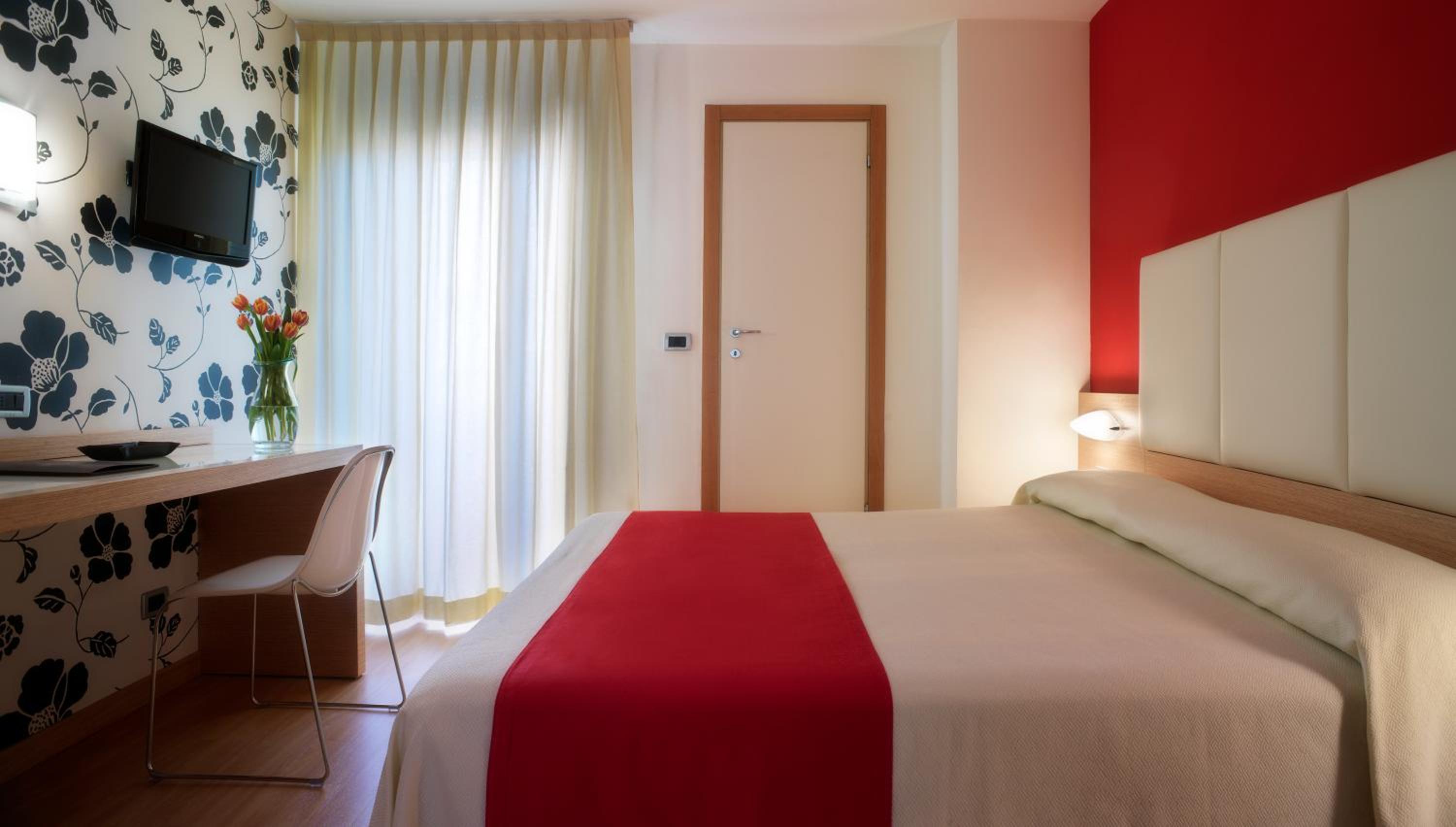 Double Room - Photo 17