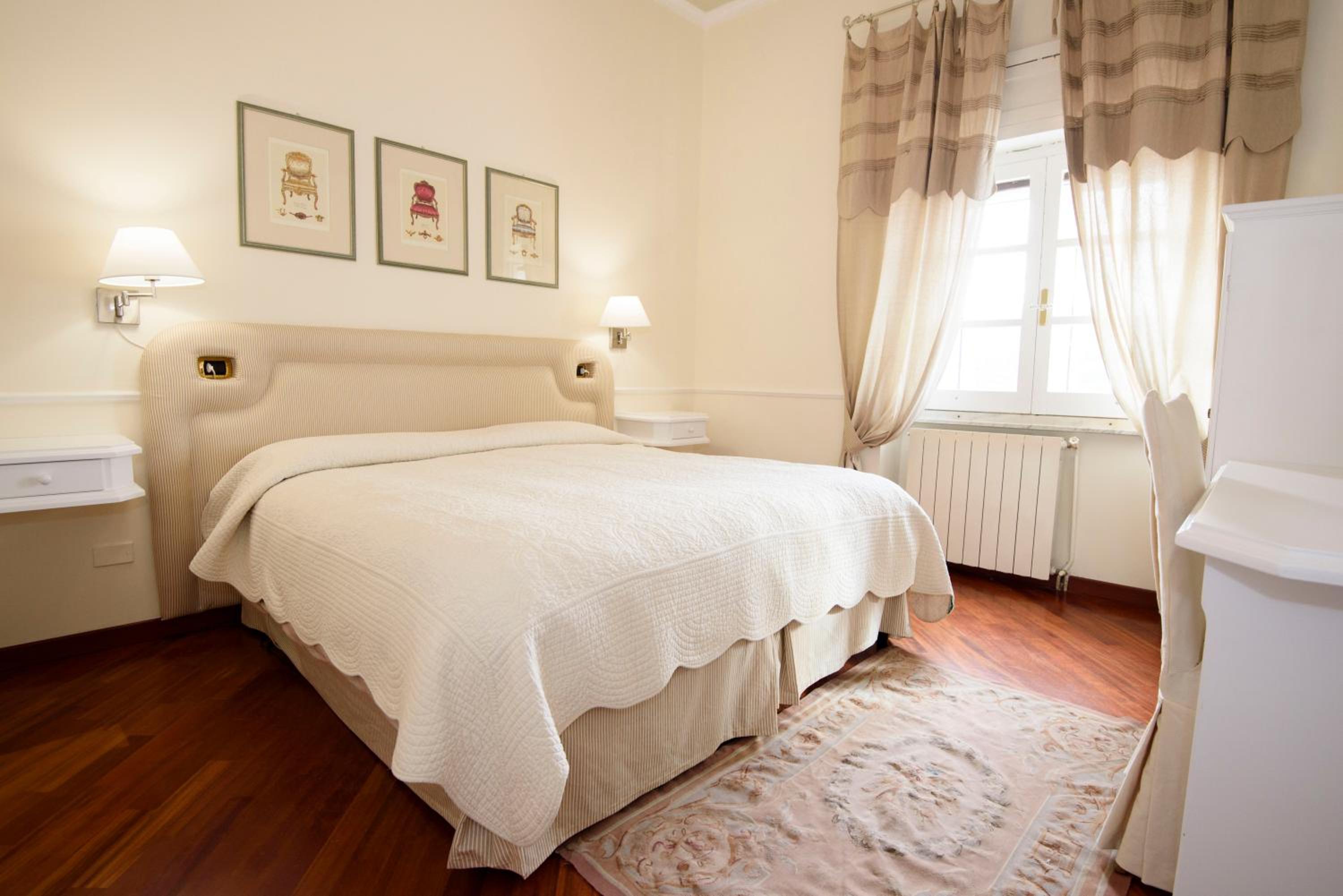 Double or Twin Room with Private External Bathroom