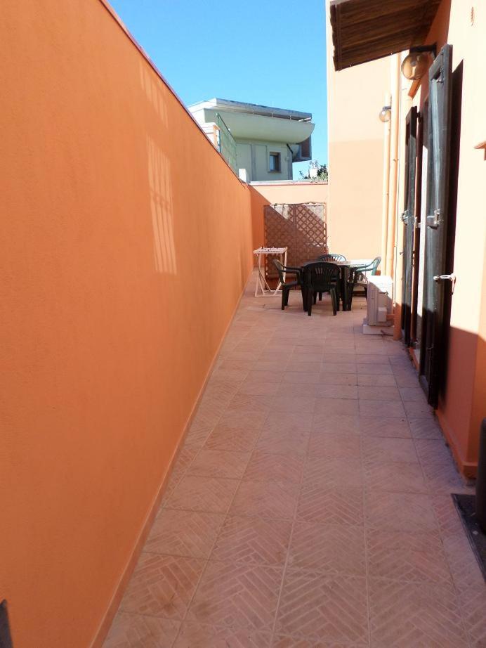 One-Bedroom Apartment with Courtyard - Photo 17