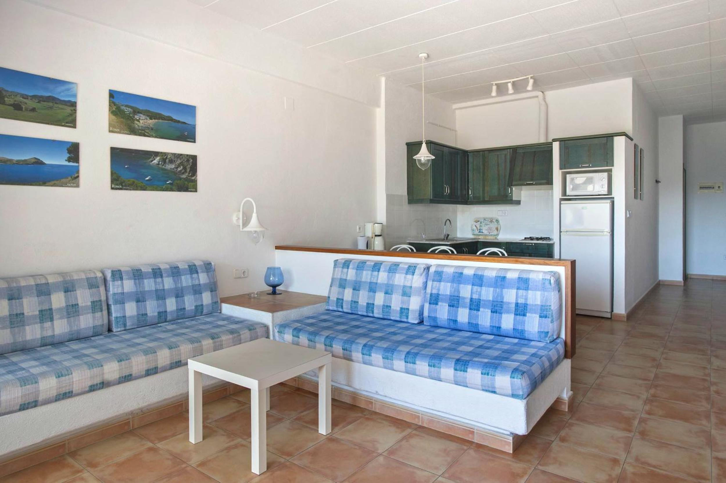Apartamento de Dos Dormitorios con Vista Lateral al Mar