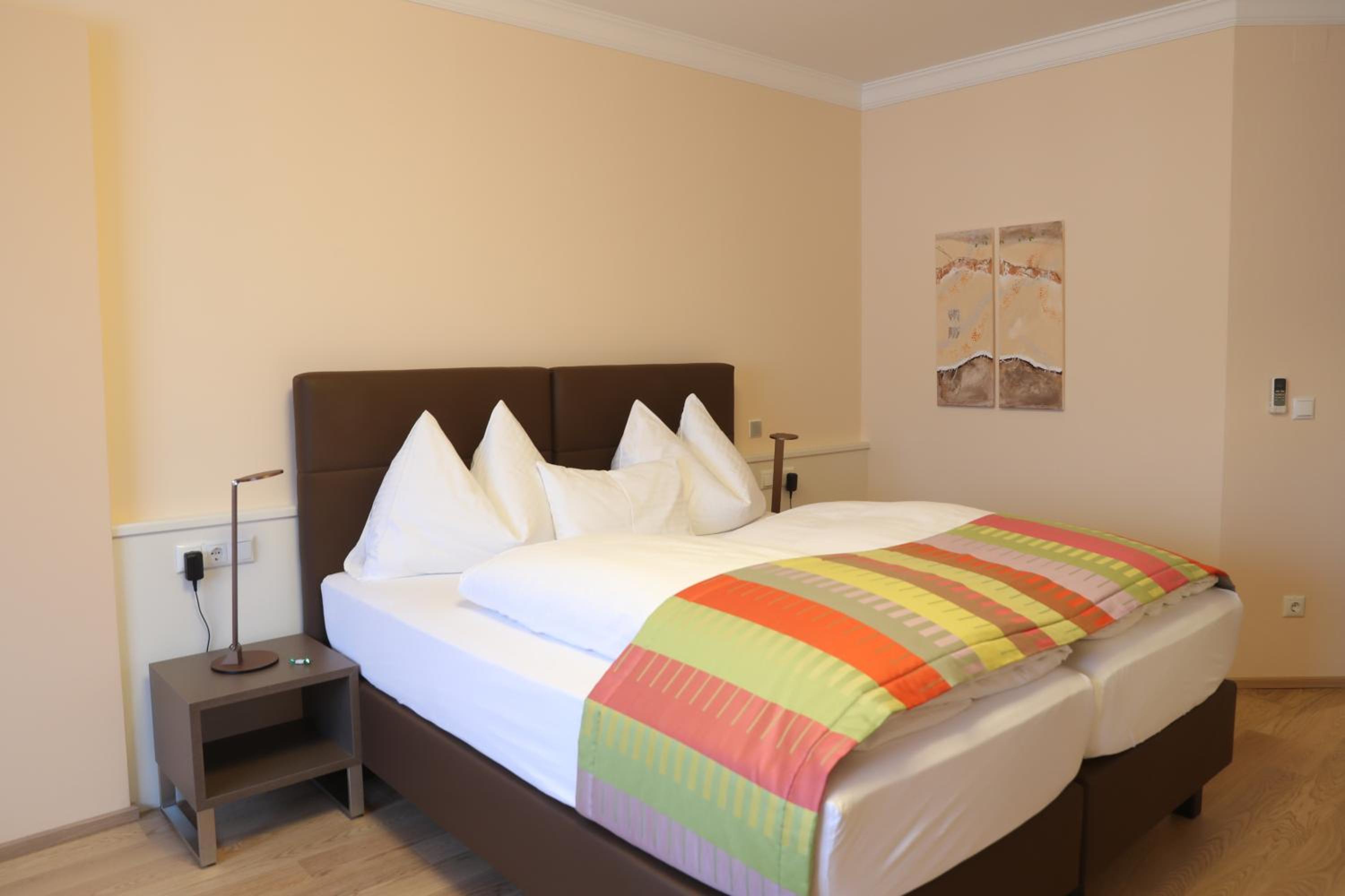 Double or Twin Room with Balcony - Photo 1