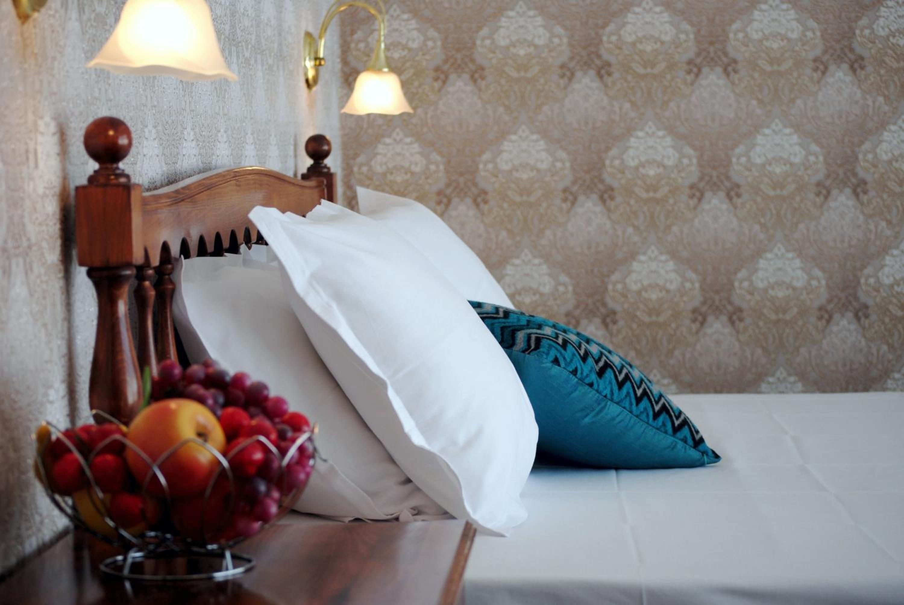 Deluxe Double or Twin Room with Balcony thumbnail 6