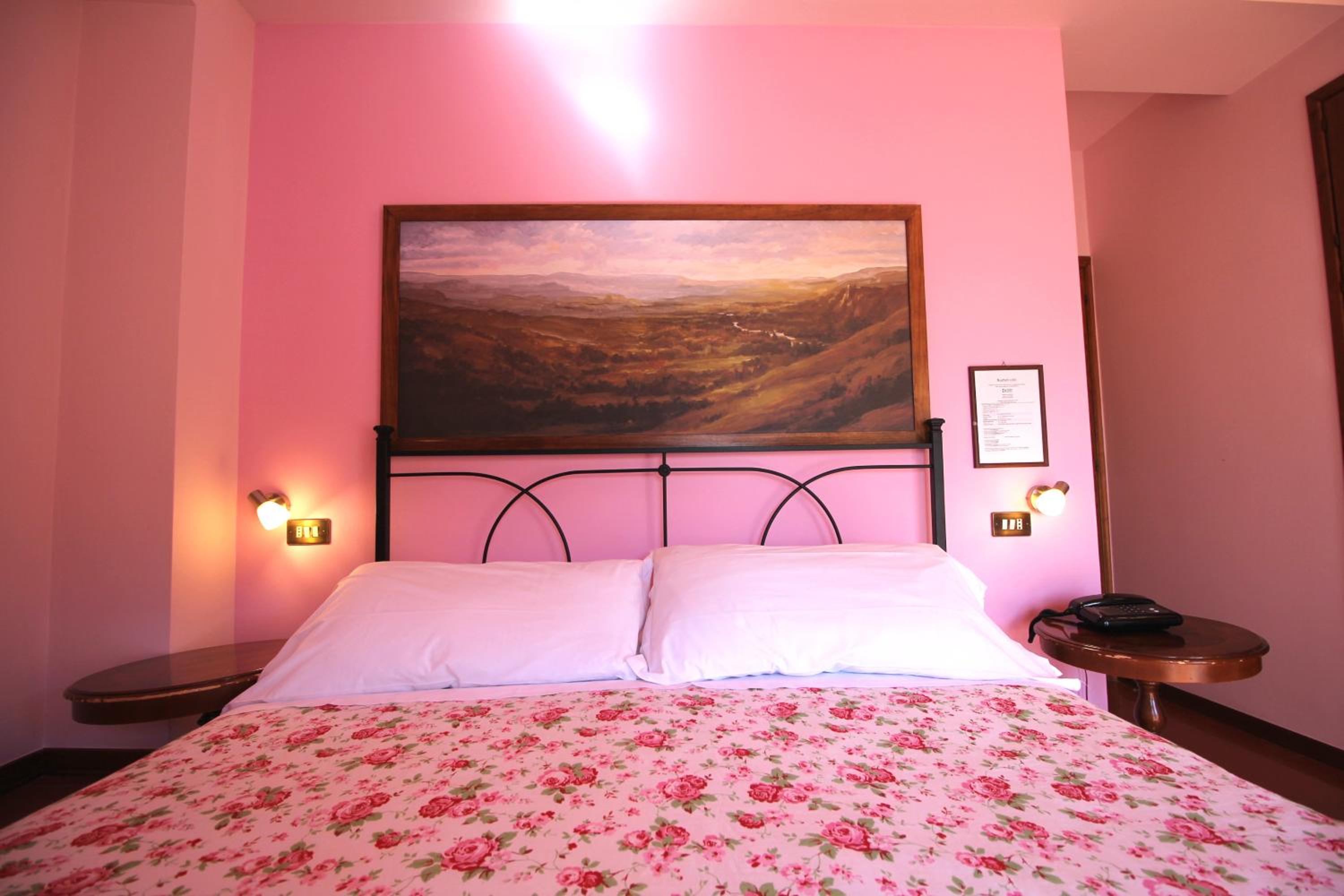 Double Room - Photo 16