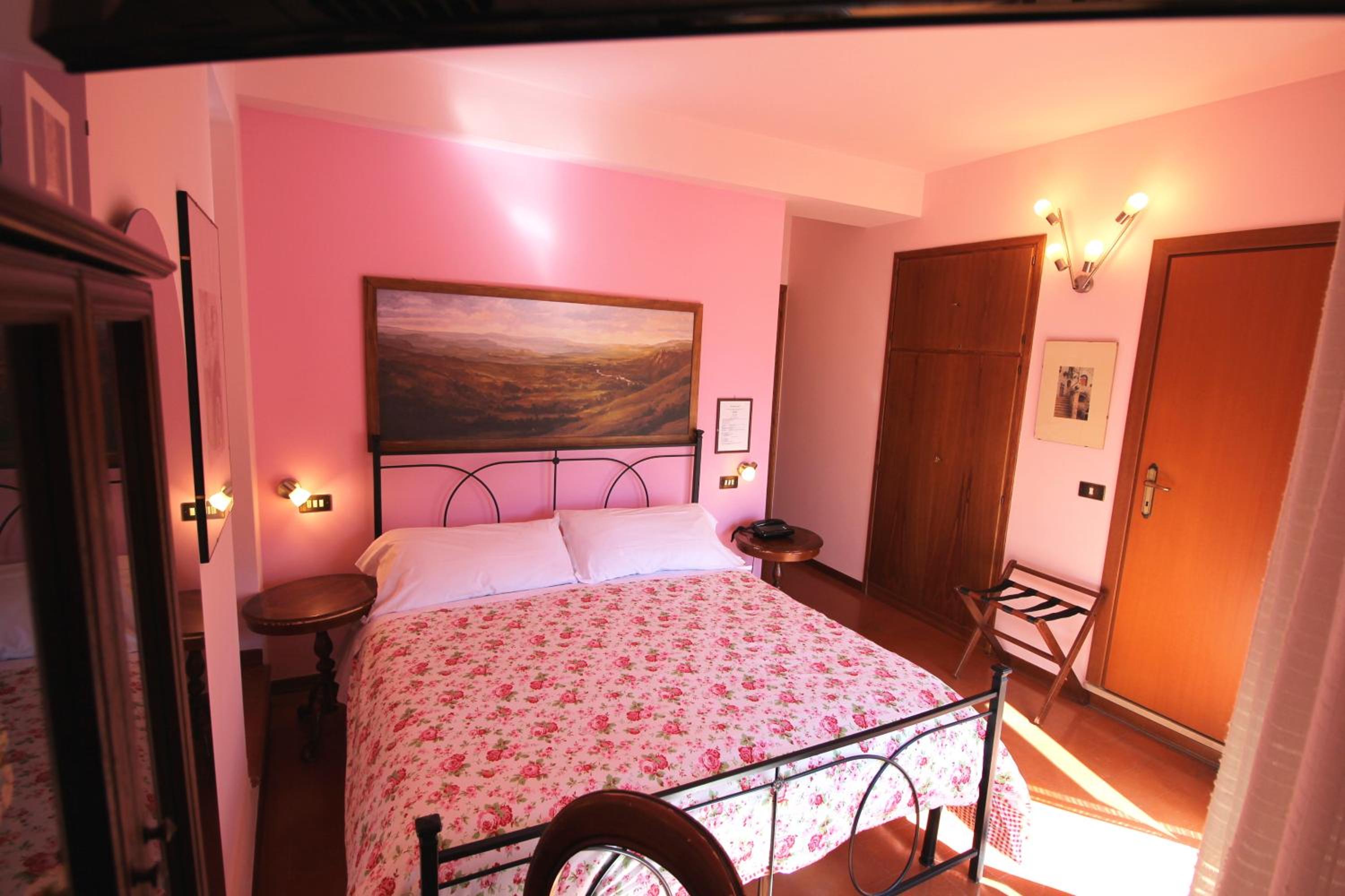 Double Room - Photo 13