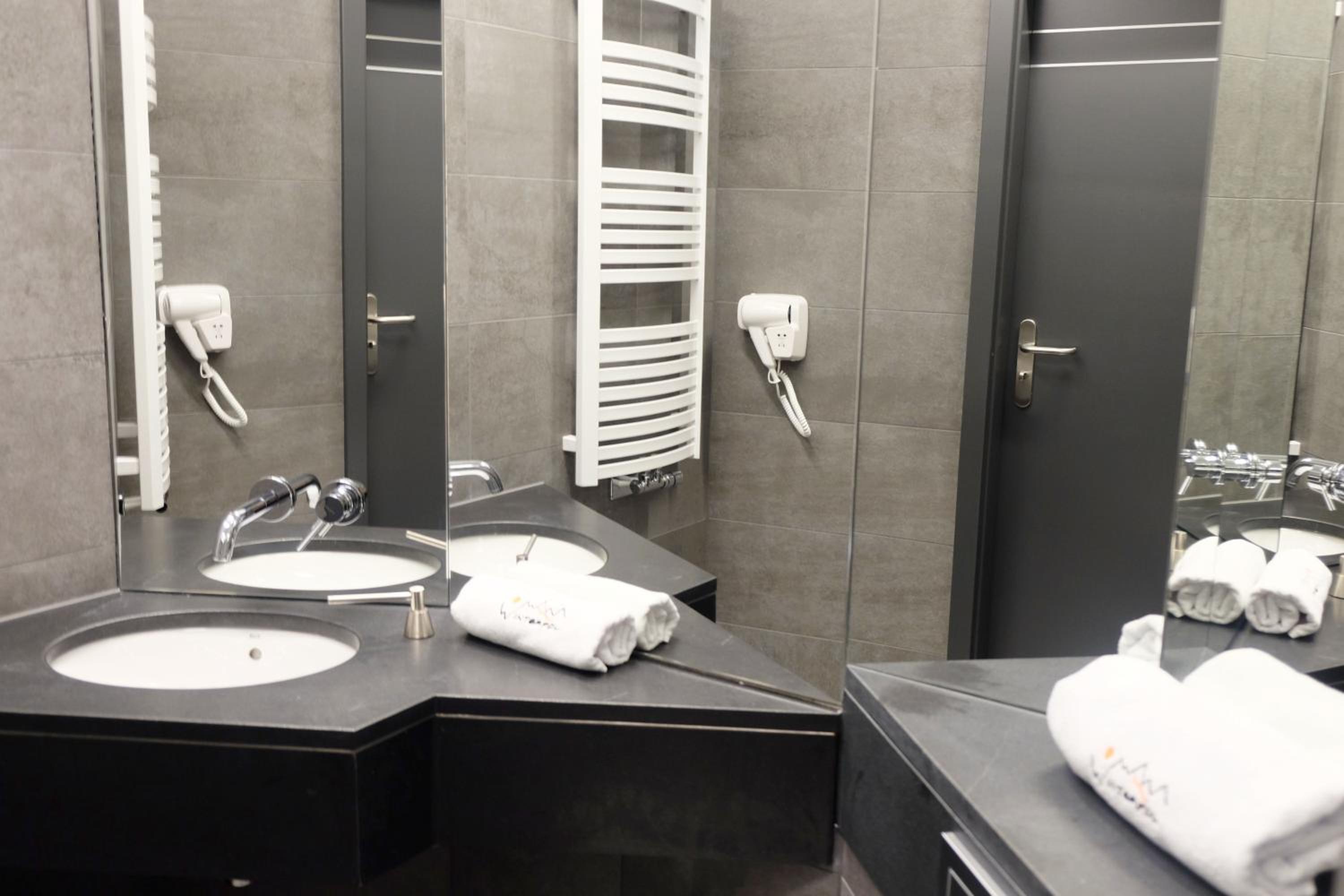 Superior Triple Room - Photo 17