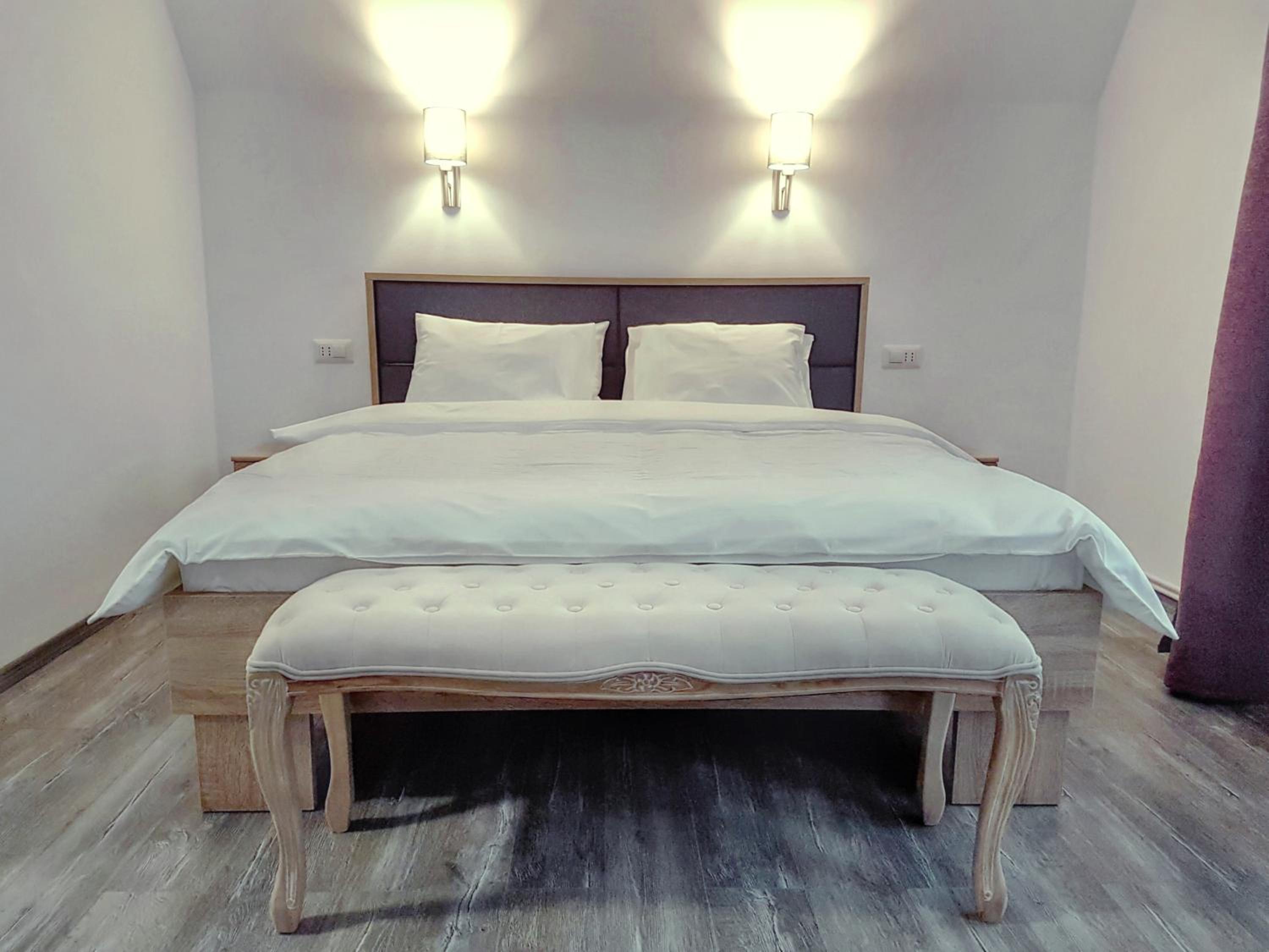 Double Room - Photo 1