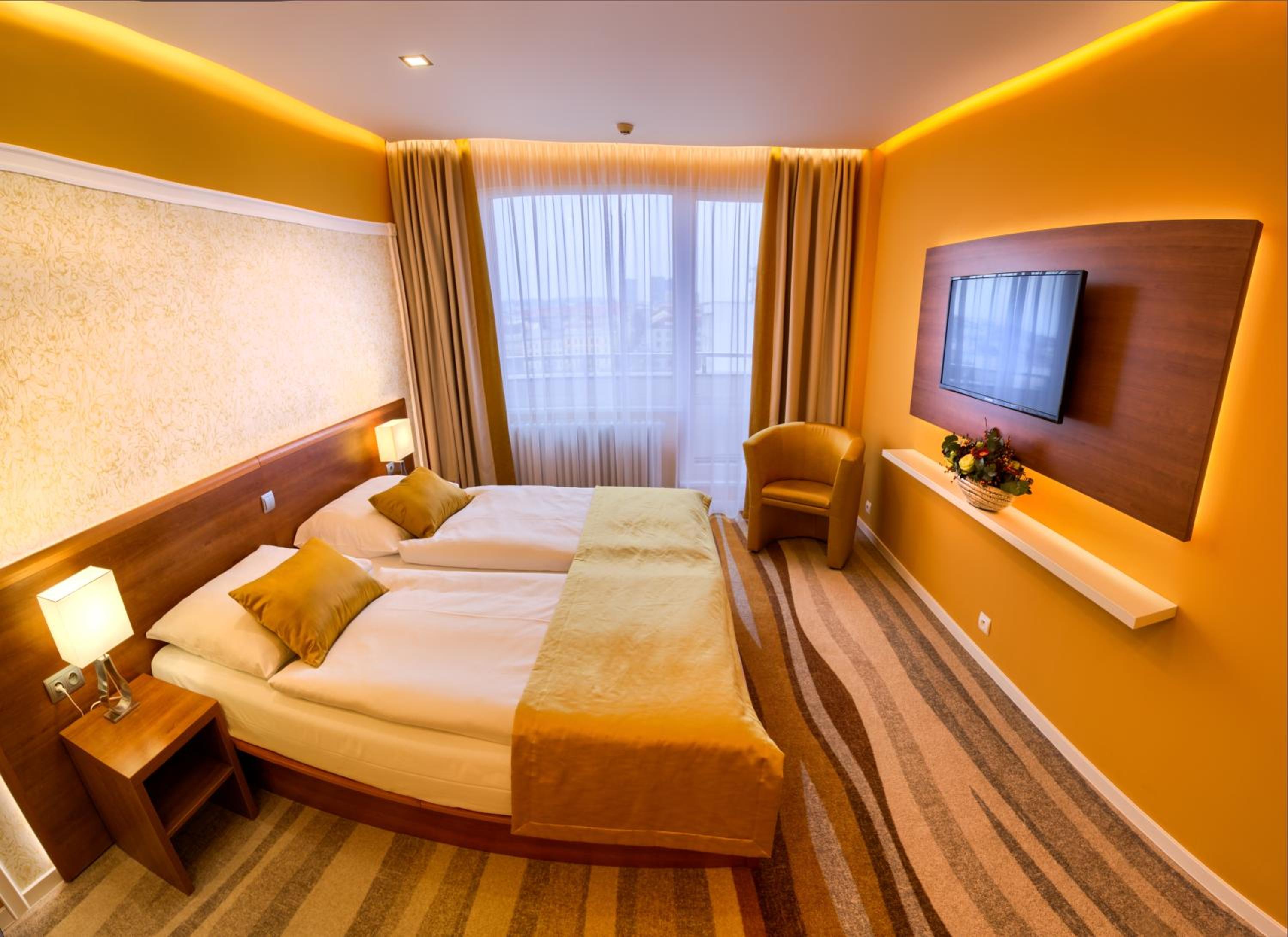 Premium Double or Twin Room with Access to public Relax Center - Photo 10