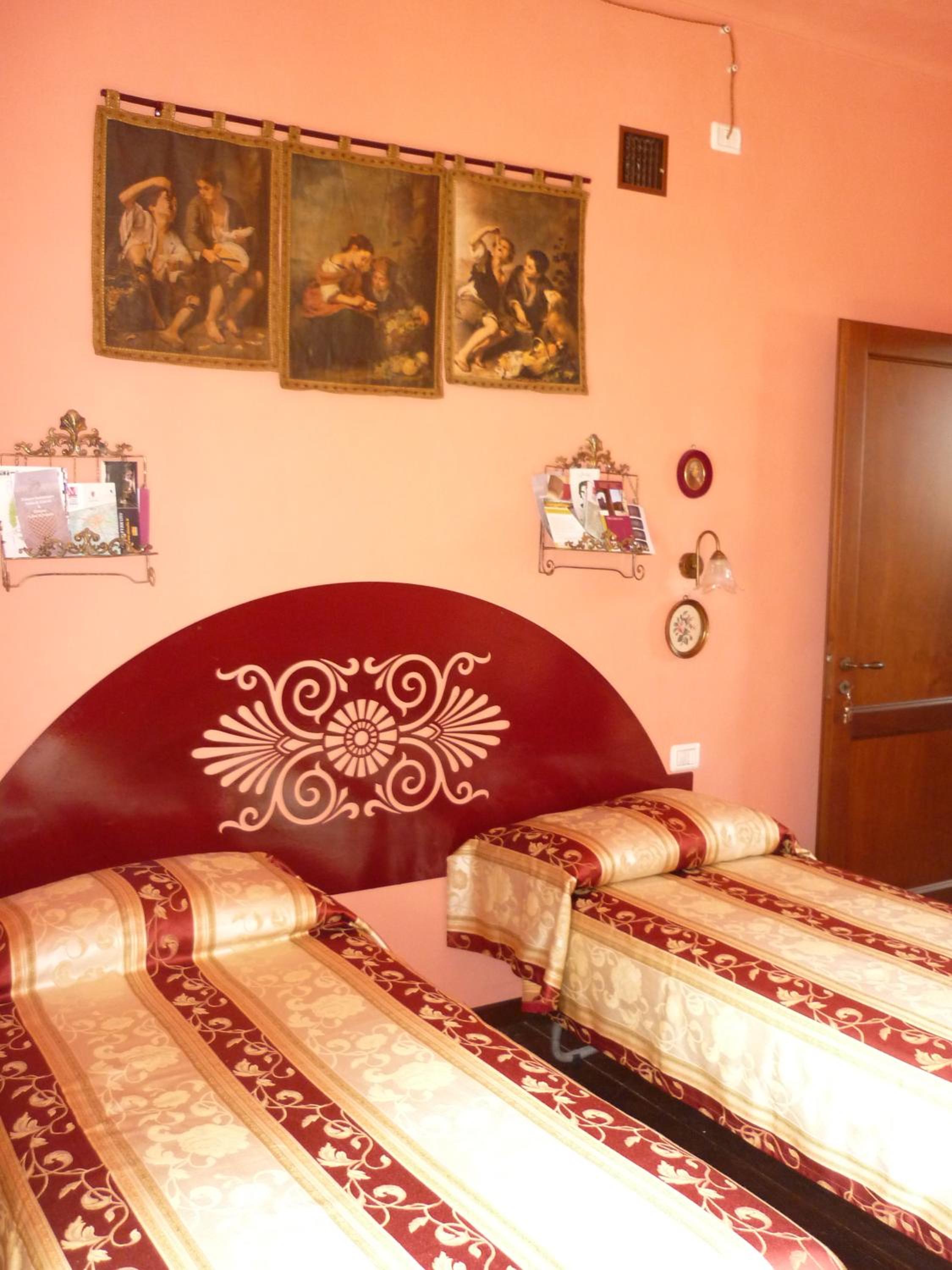 Standard Double or Twin Room with Private External Bathroom photo 1