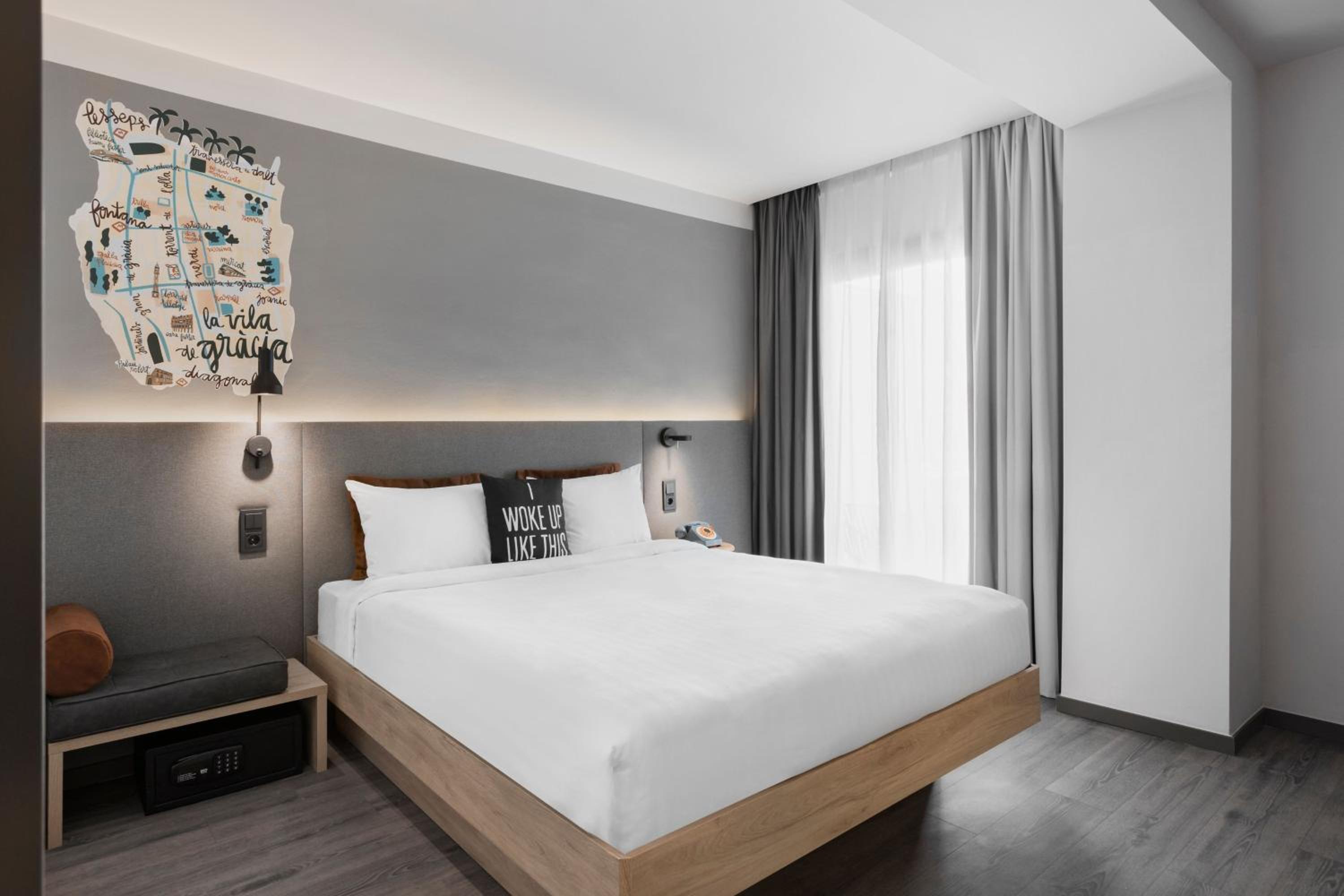 Moxy Mega Sleeper Executive Room - Lounge Access