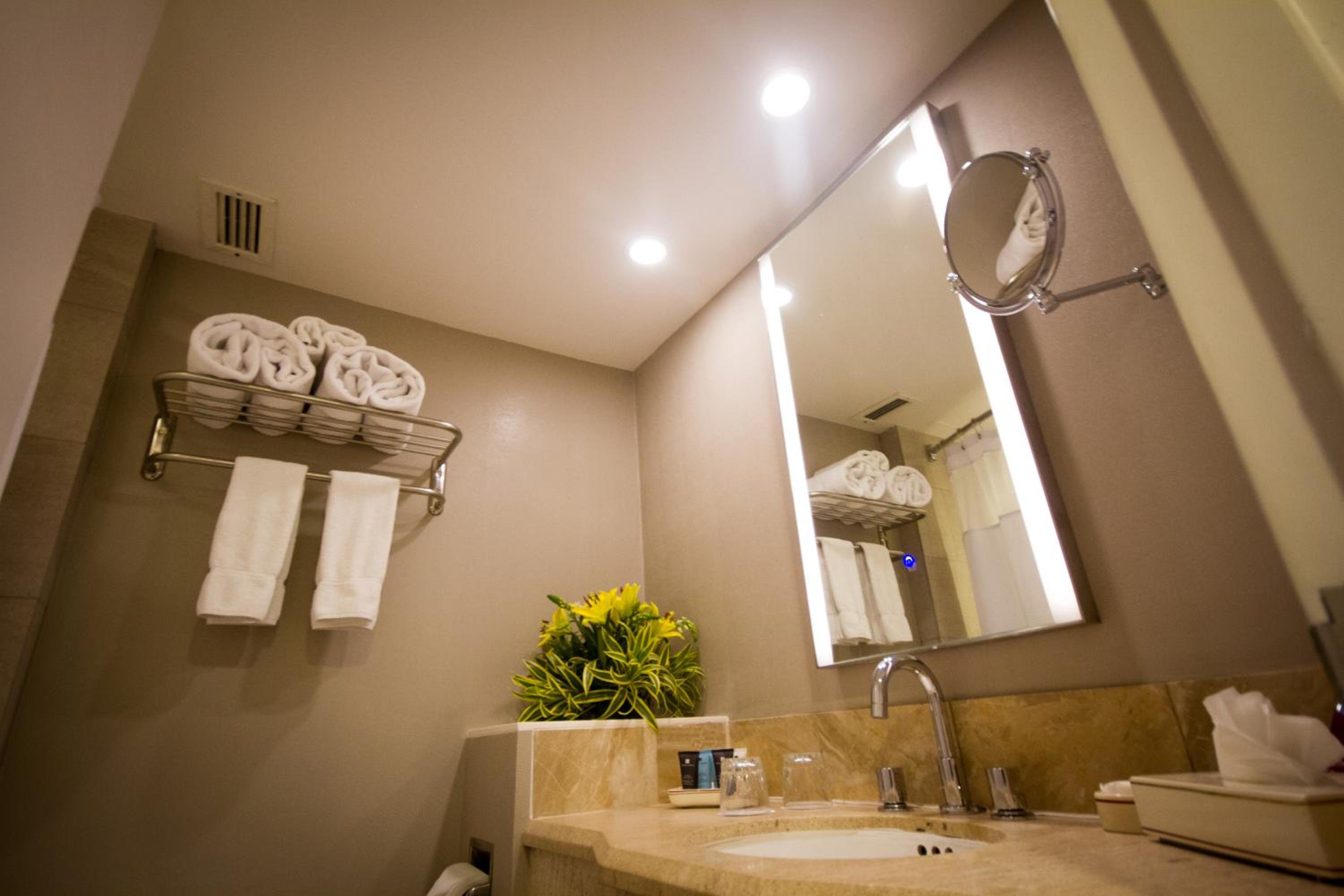 Standard Double Room with Two Double Beds - Photo 9