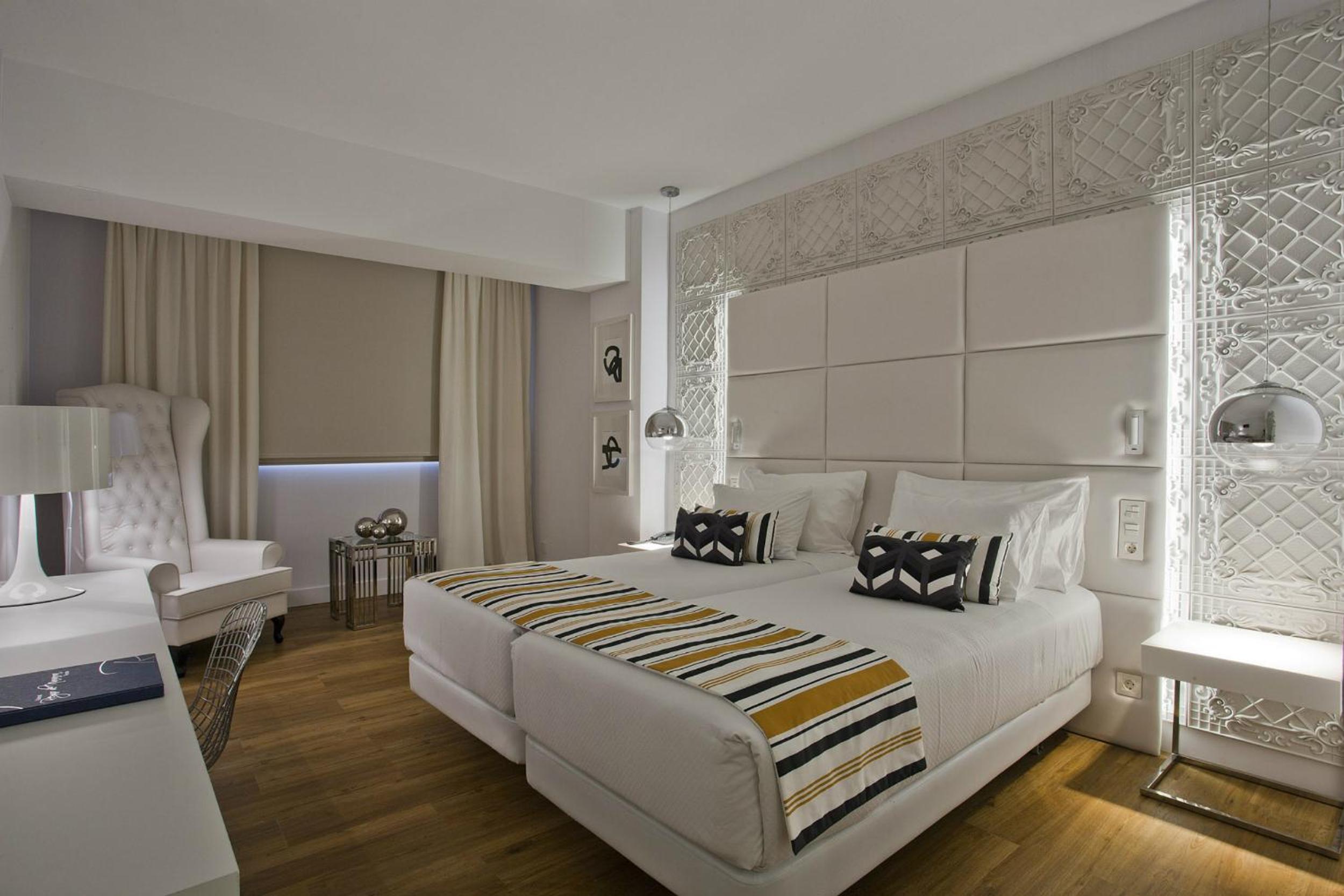 Standard Double or Twin Room - Photo 8