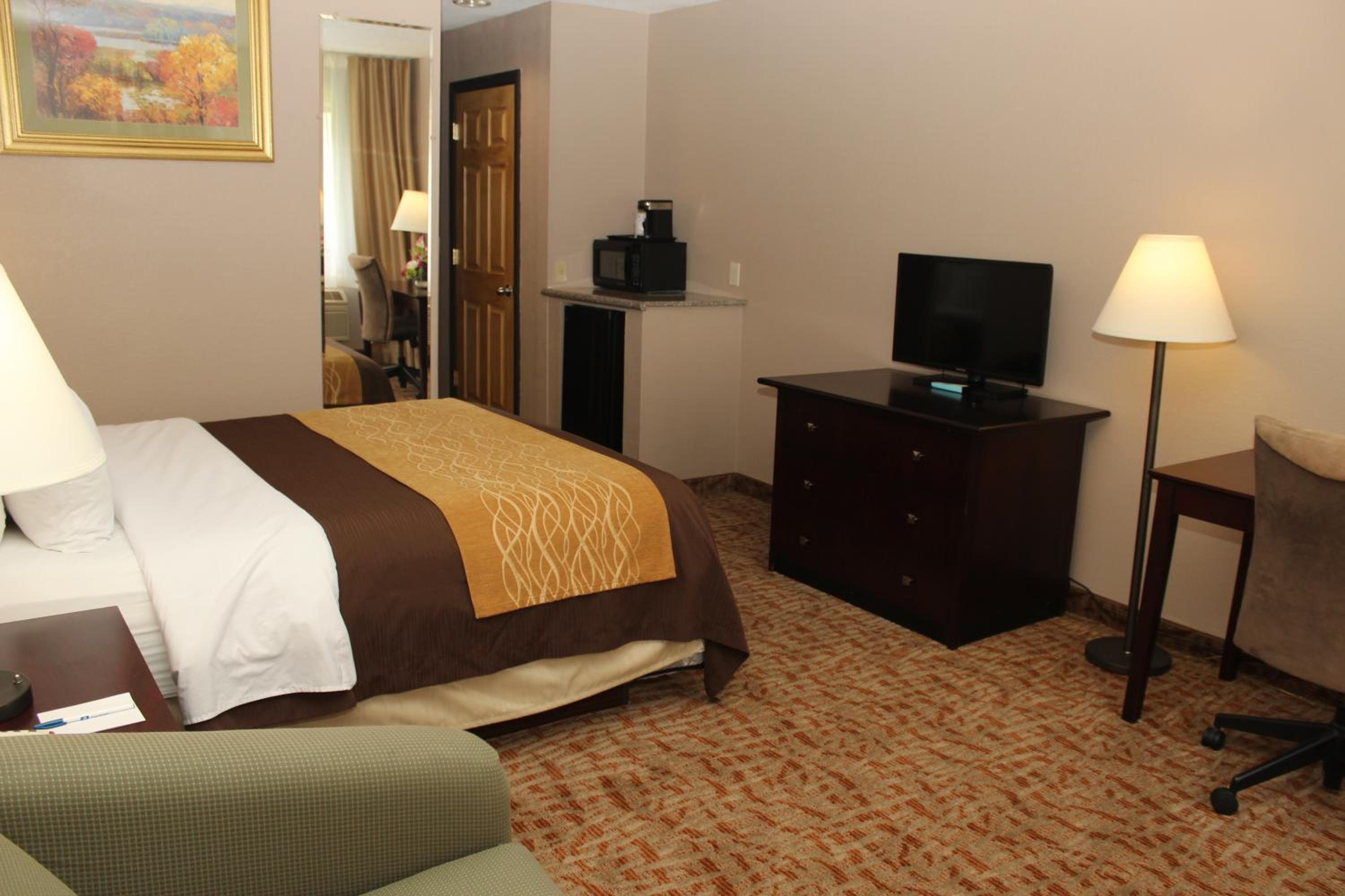 Queen Room - Accessible/Non-Smoking - Photo 1