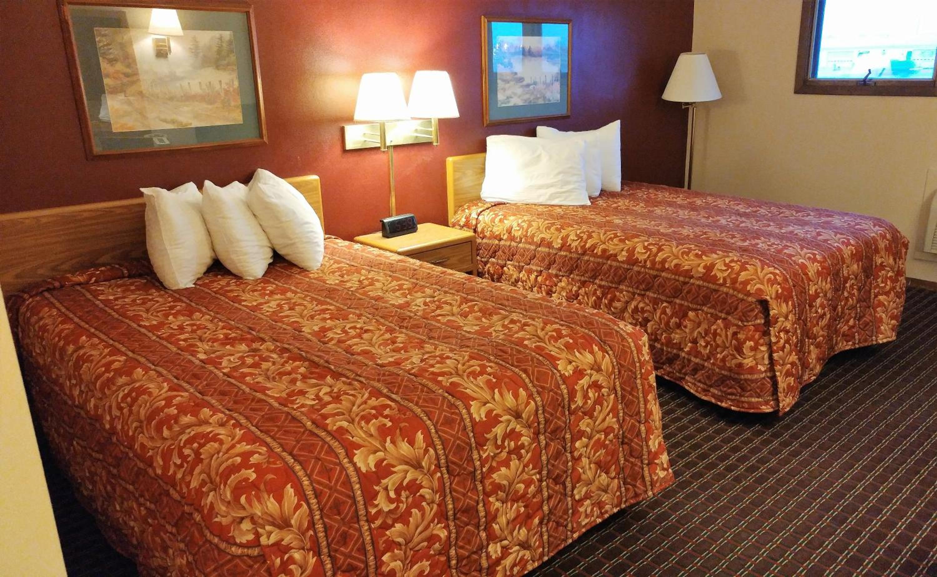 Double Room with Two Double Beds - Photo 2