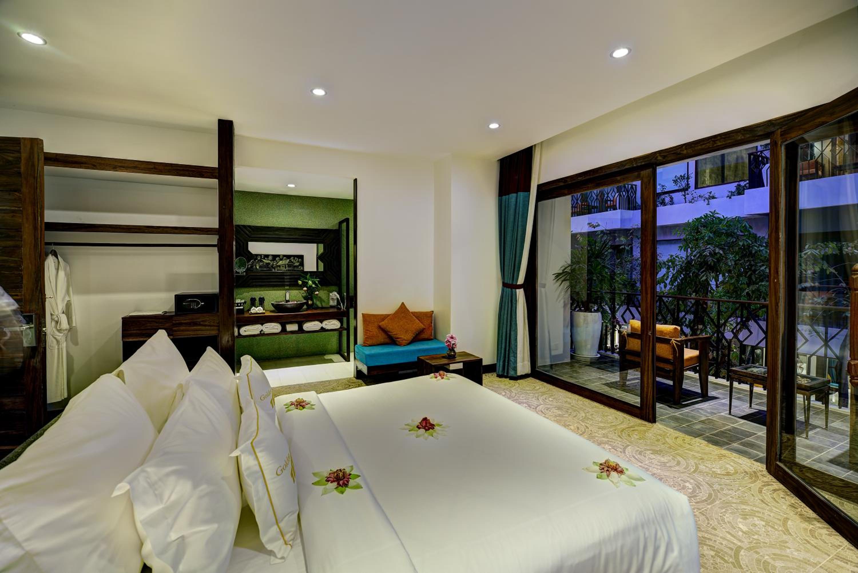 Premier Suite Pool View - Free USD15 Credit Spa photo 2