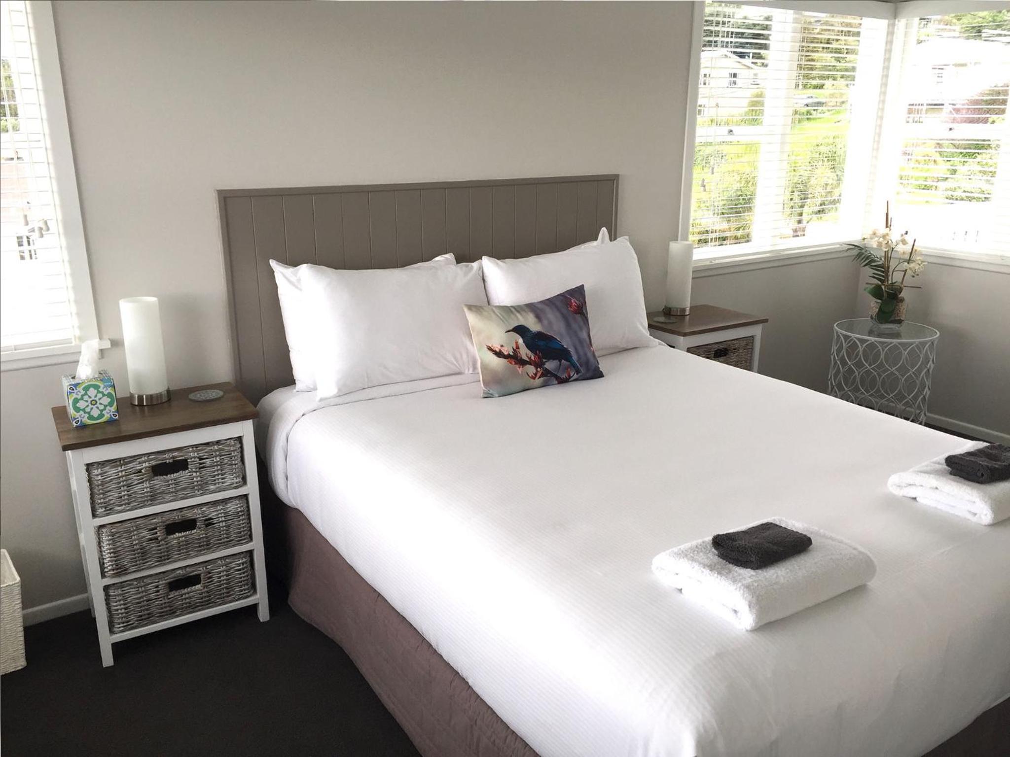 Queen Room with Garden View - Photo 2