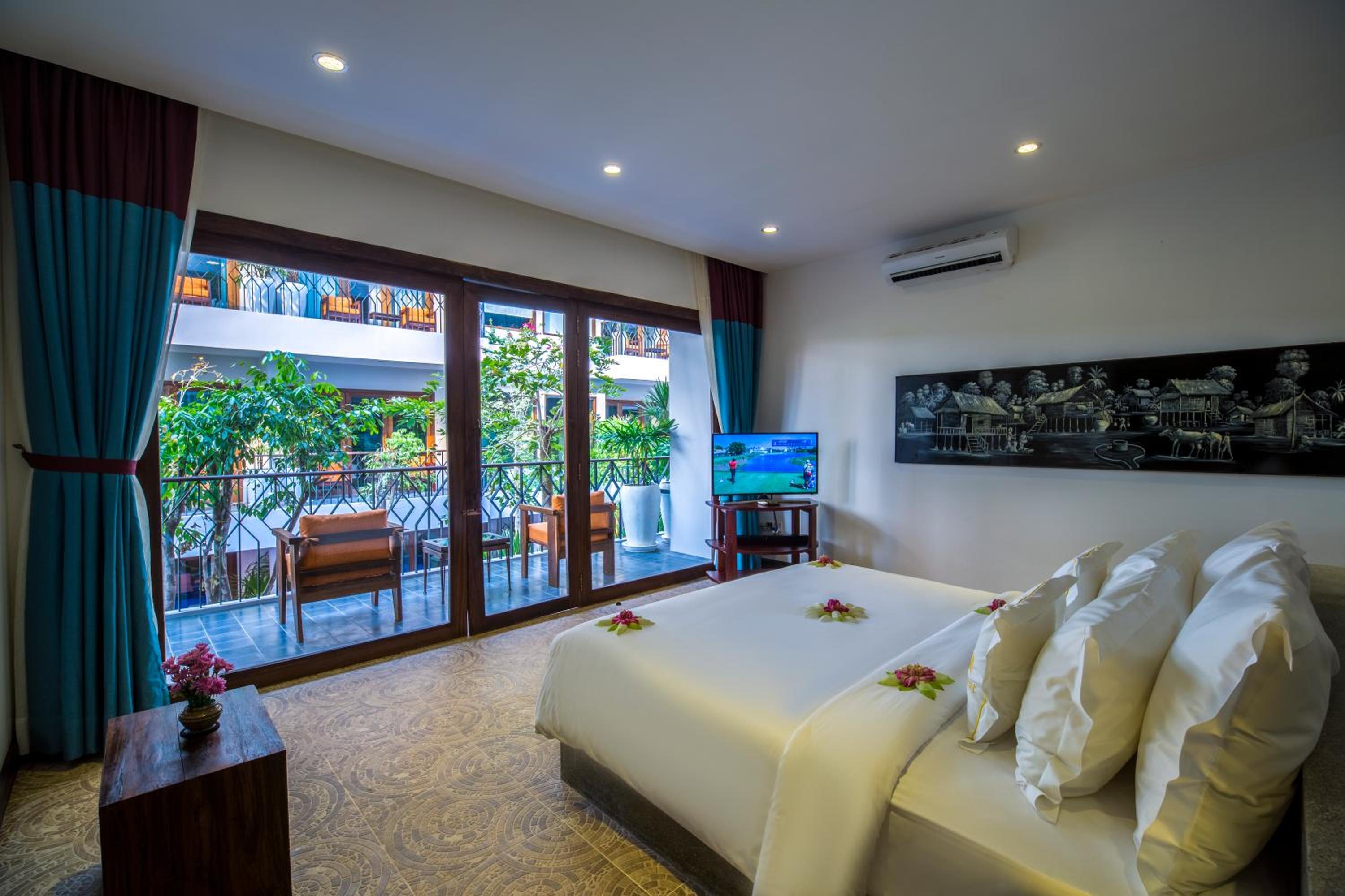 Premier Suite Pool View - Free USD15 Credit Spa