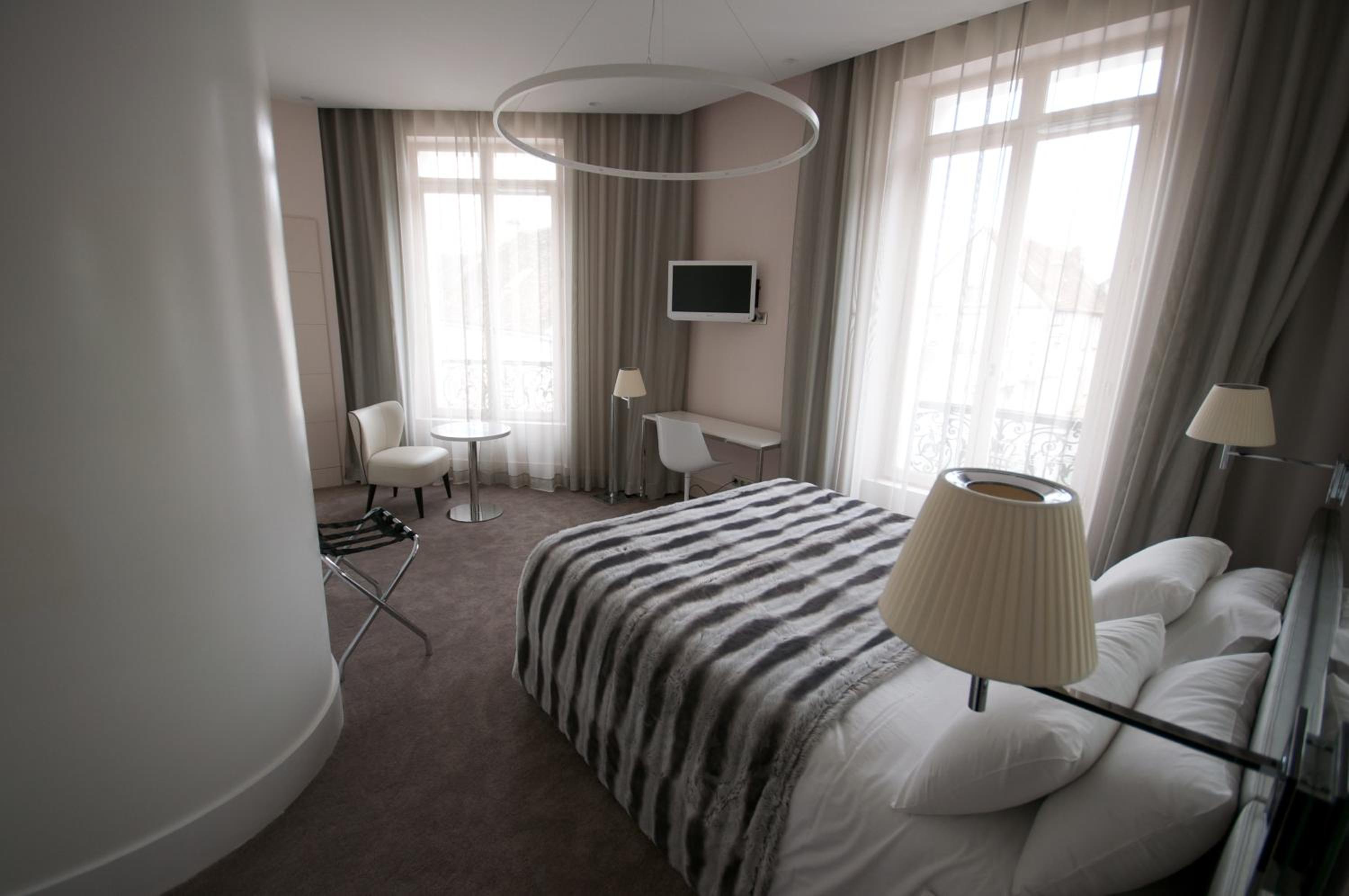 Deluxe Double or Twin Room - Photo 2