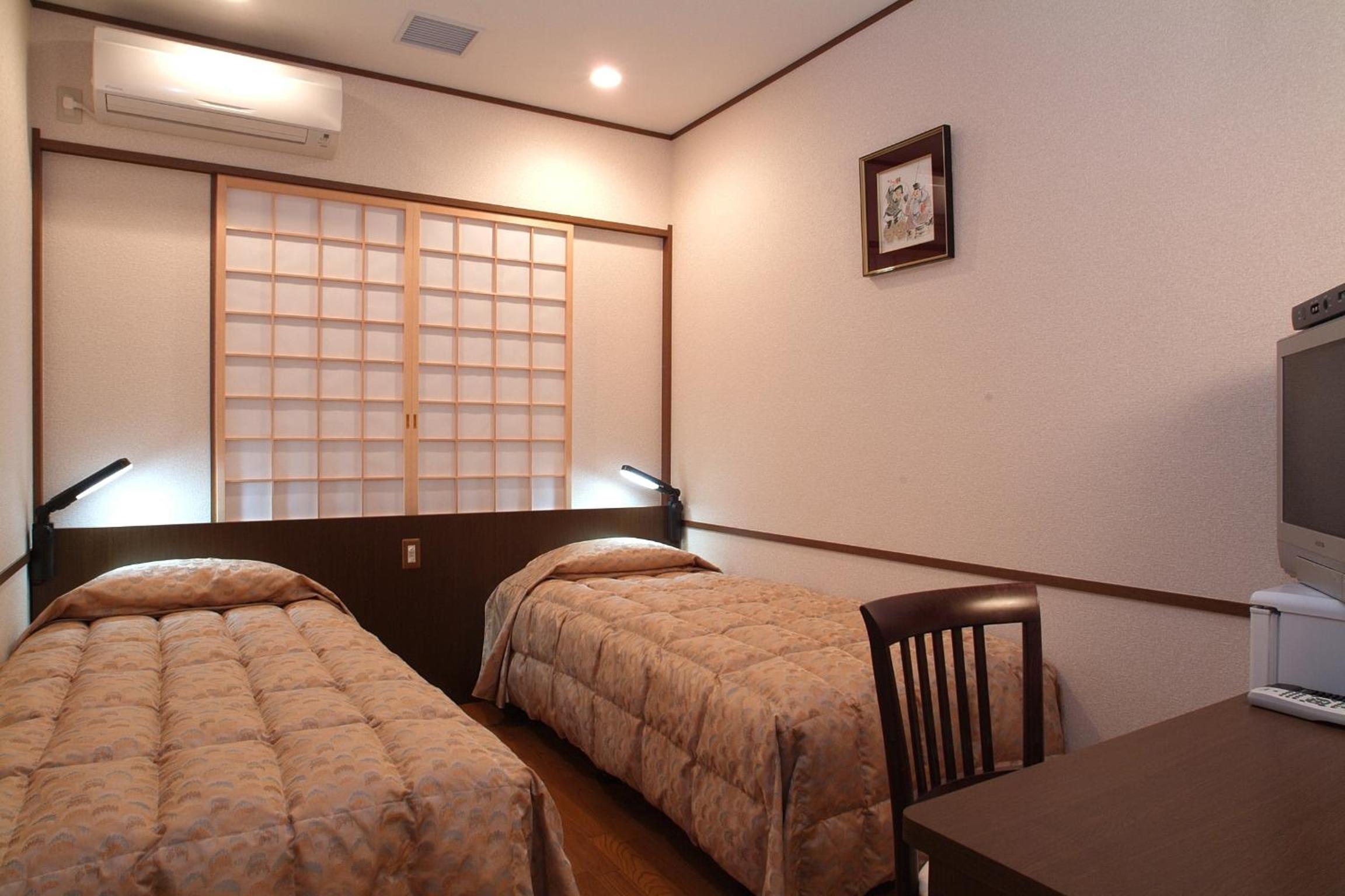 Standard Twin Room - Non-Smoking photo 3