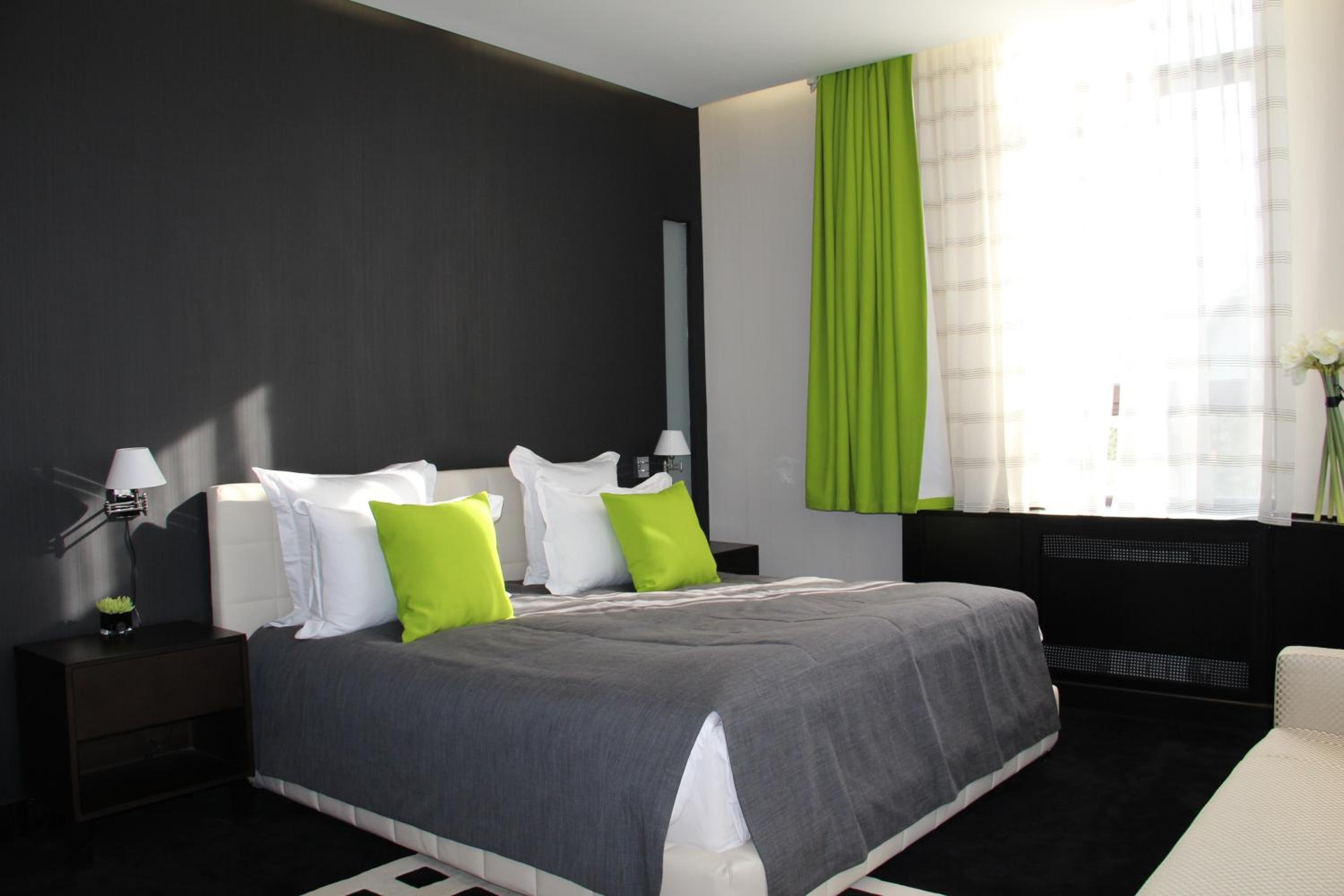 Suite - Photo 2