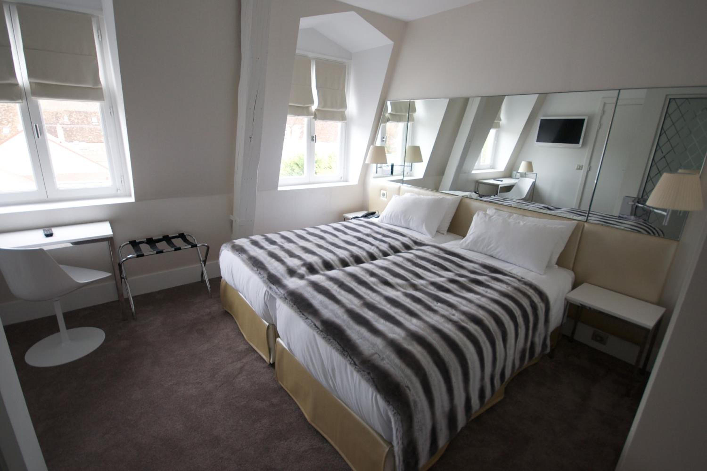 Superior Double or Twin Room - Photo 1