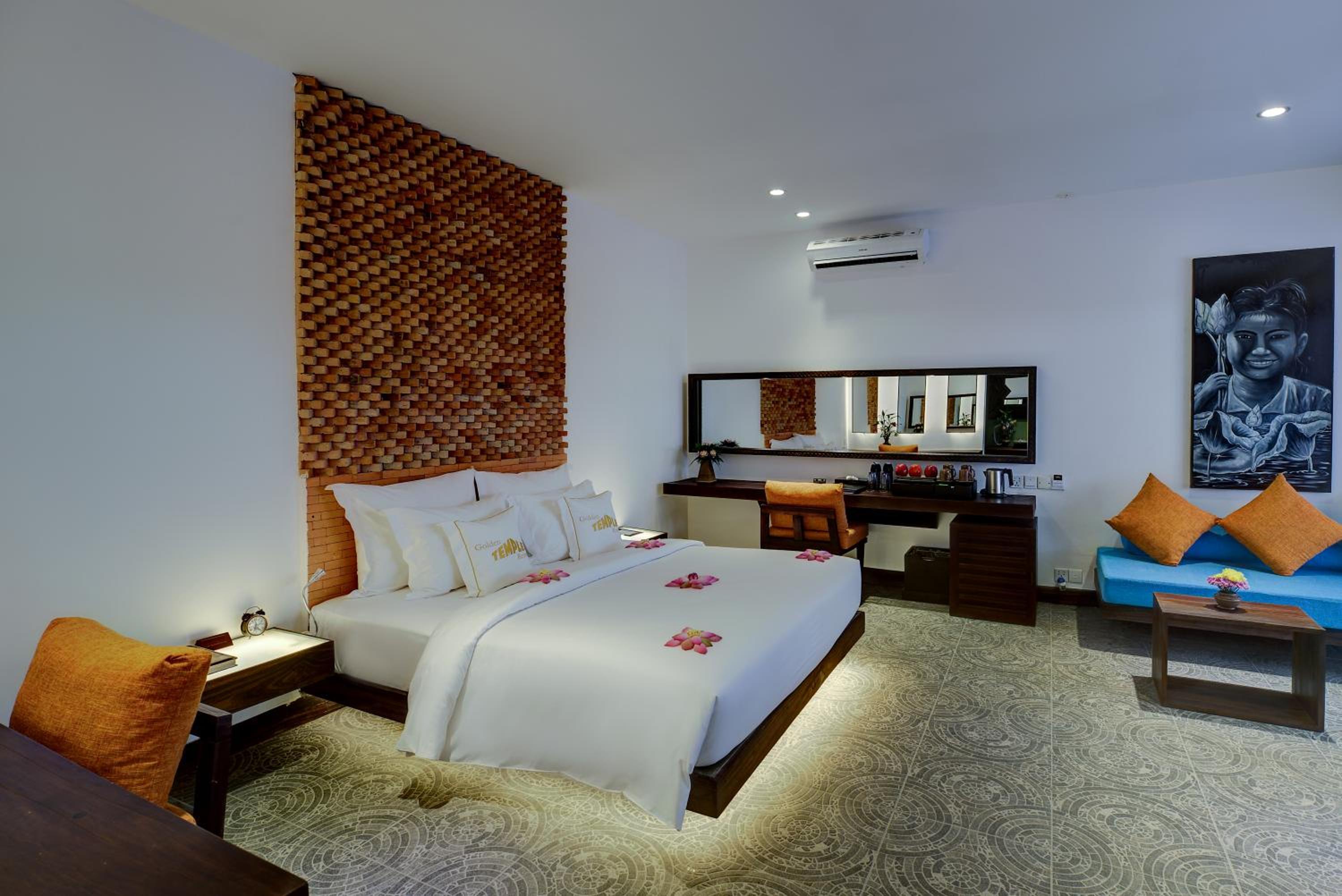 Premier Suite Pool Access - Free USD15 Credit Spa