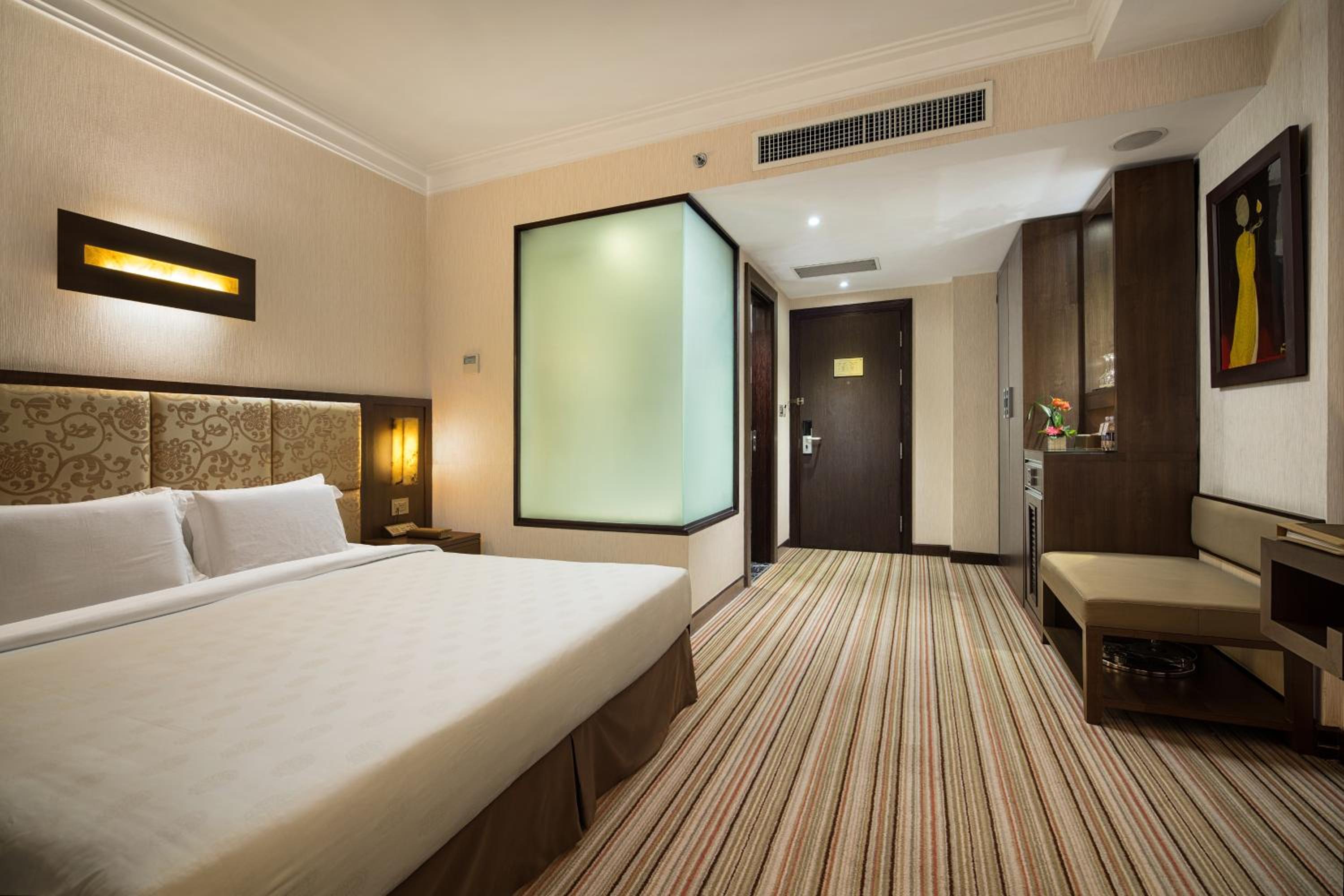 Deluxe Room - Free Dinner