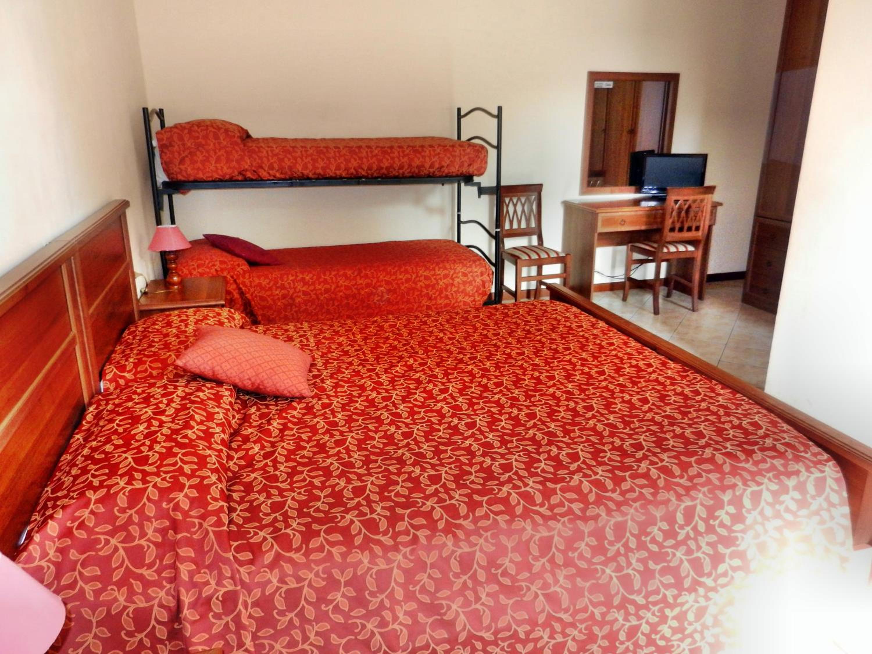 Classic Quadruple Room photo 2