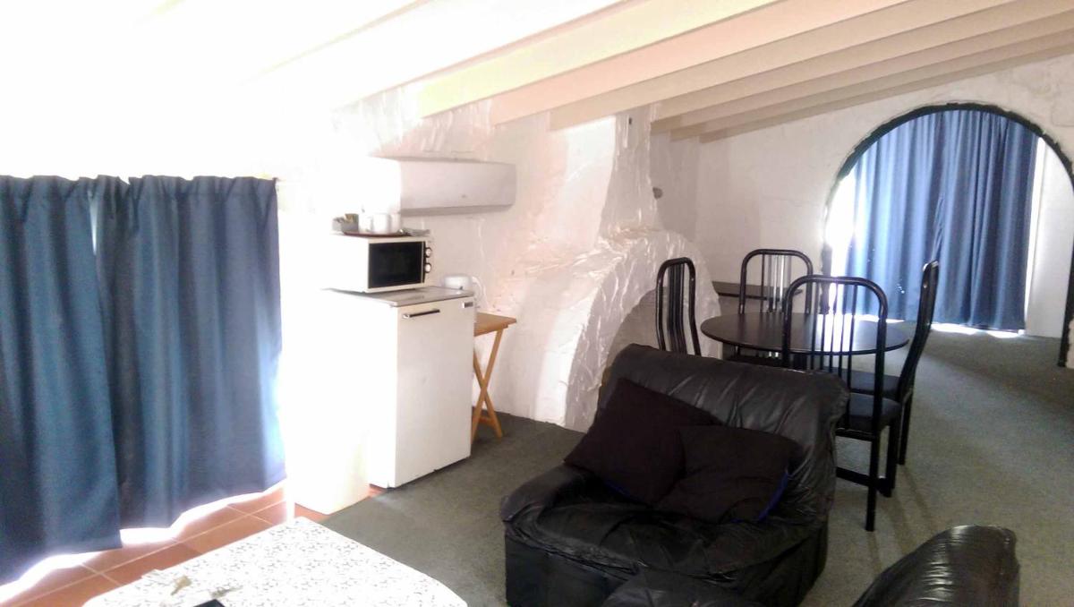 Deluxe King Room with Spa Bath photo 1