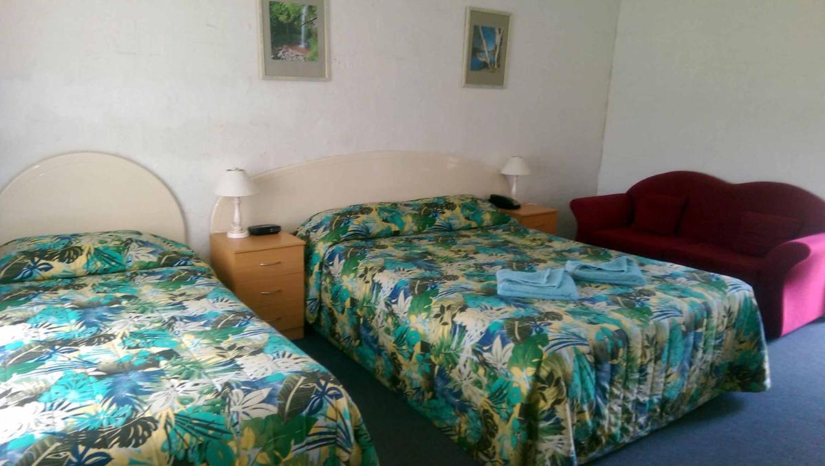 Quadruple Room - Disability Access photo 1