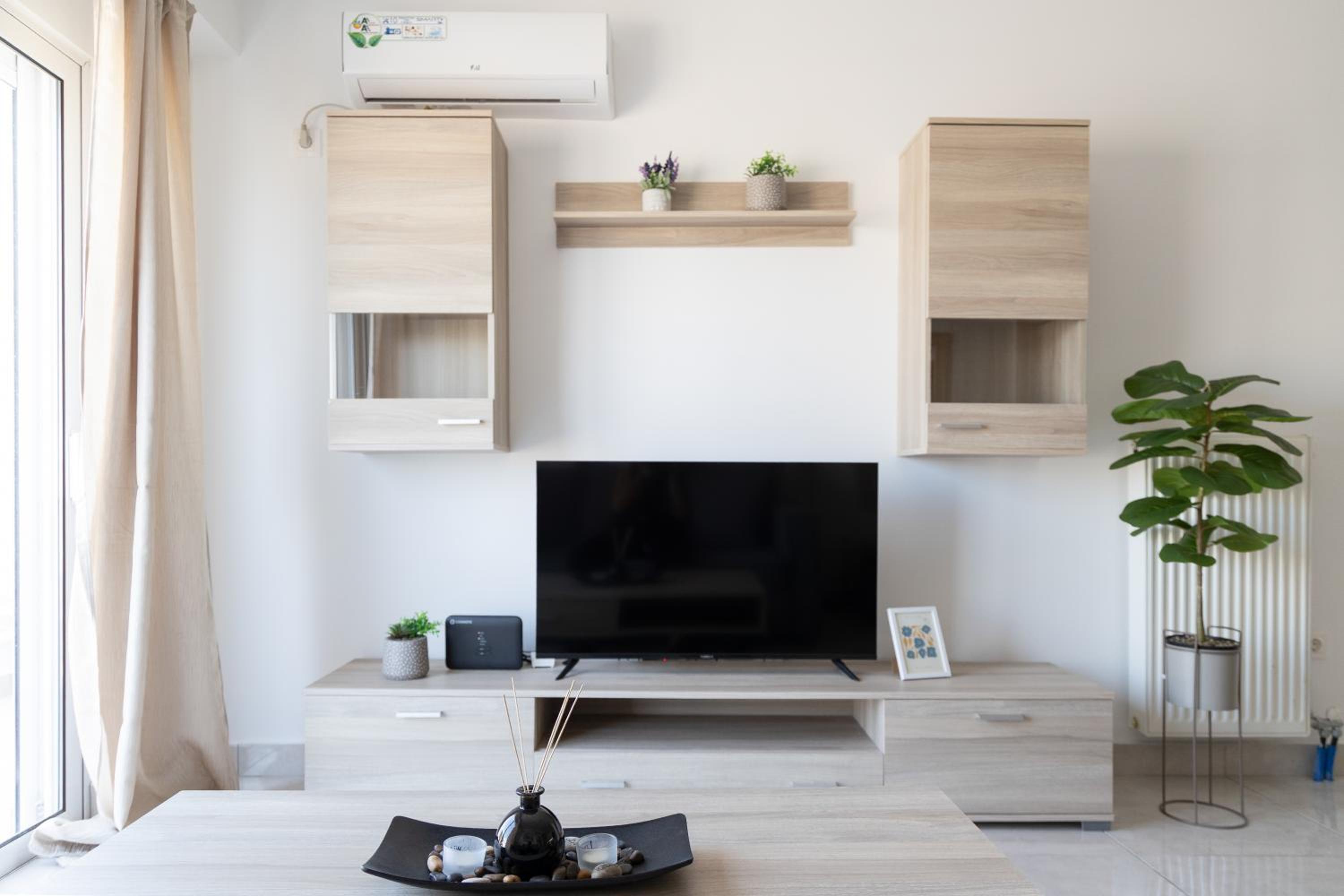 One-Bedroom Apartment with Balcony and City View photo 3
