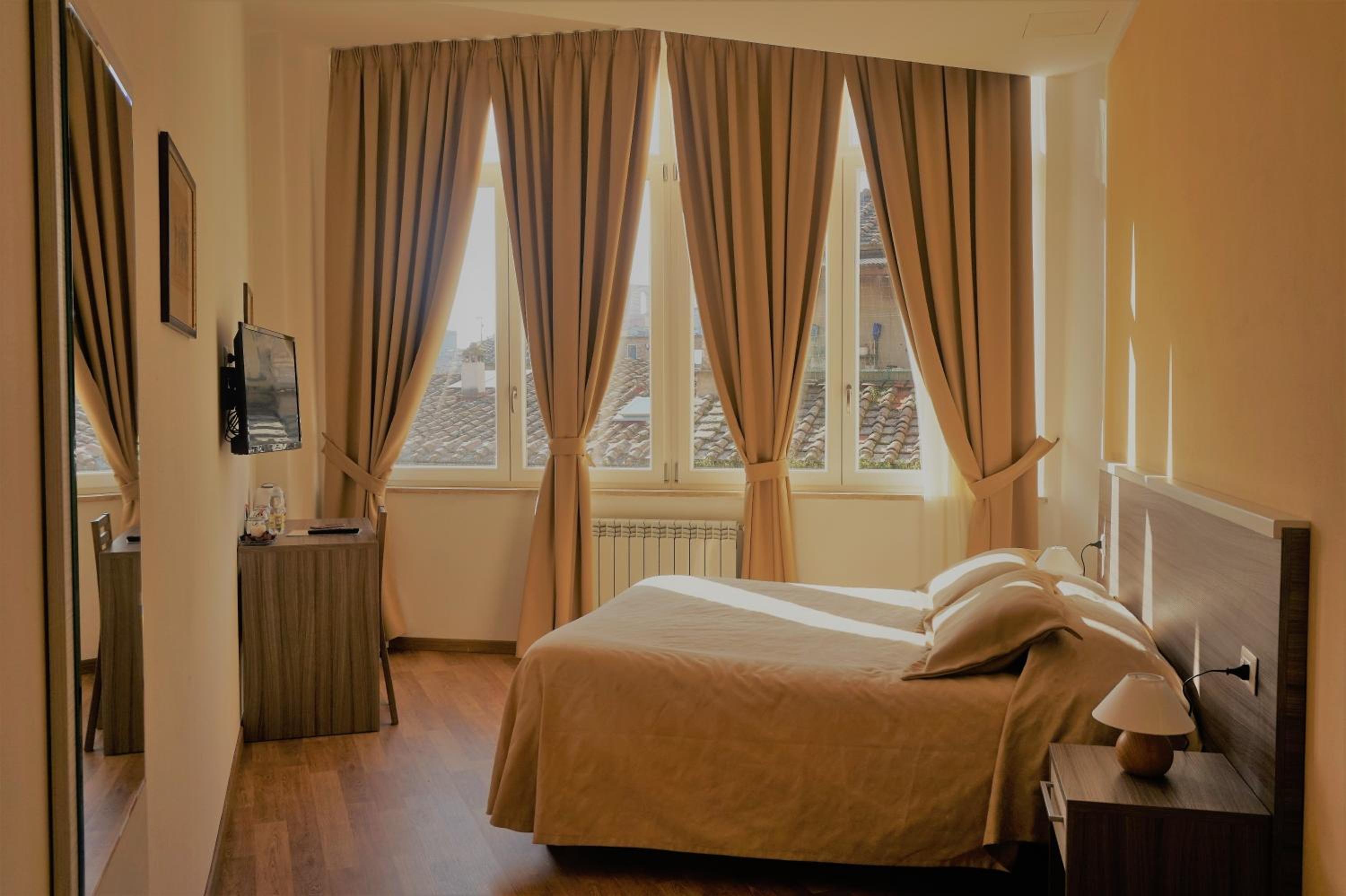Double Room - Photo 22