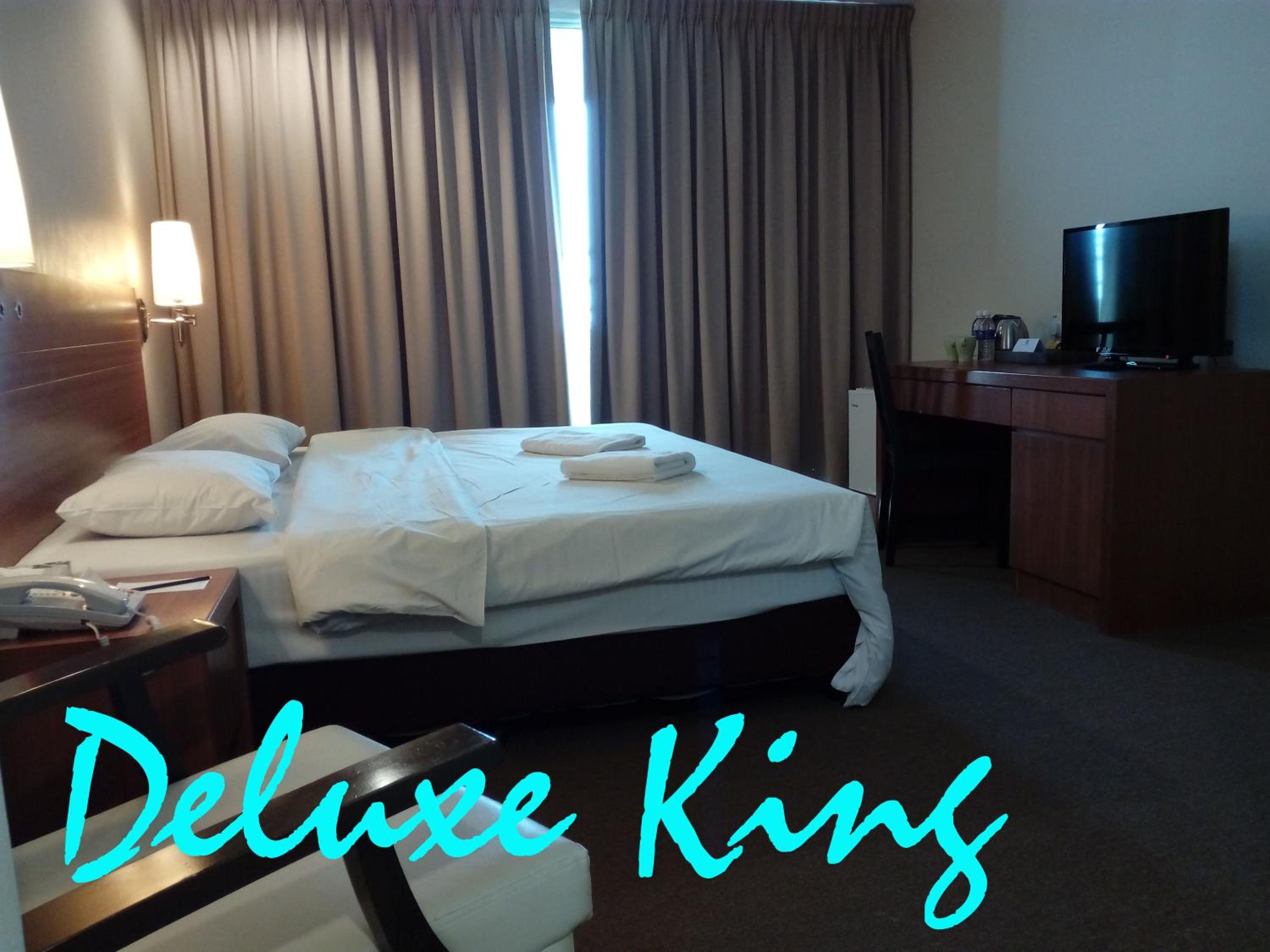 Deluxe King Room photo 2
