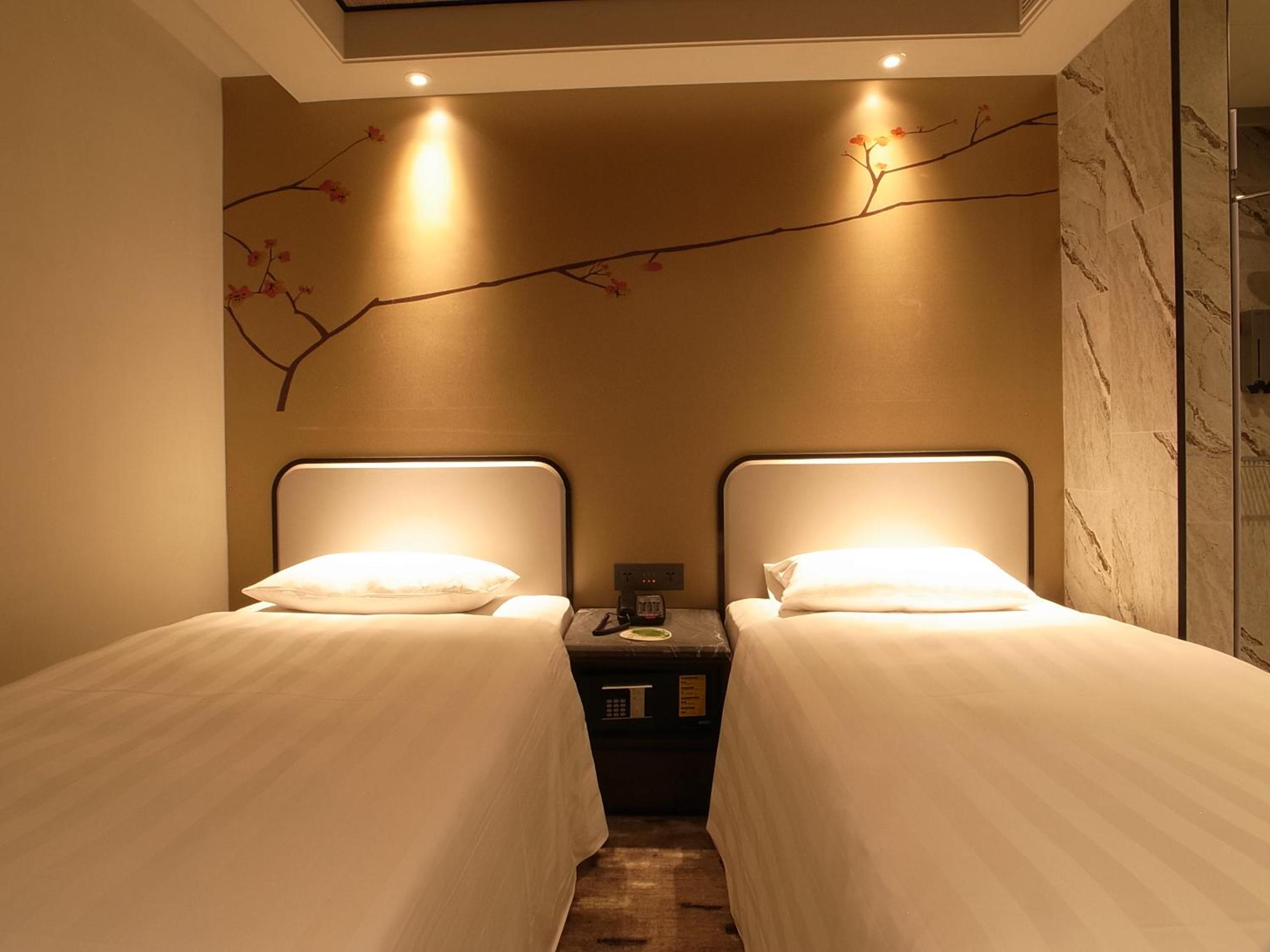 Twin Room - No Window - Photo 3