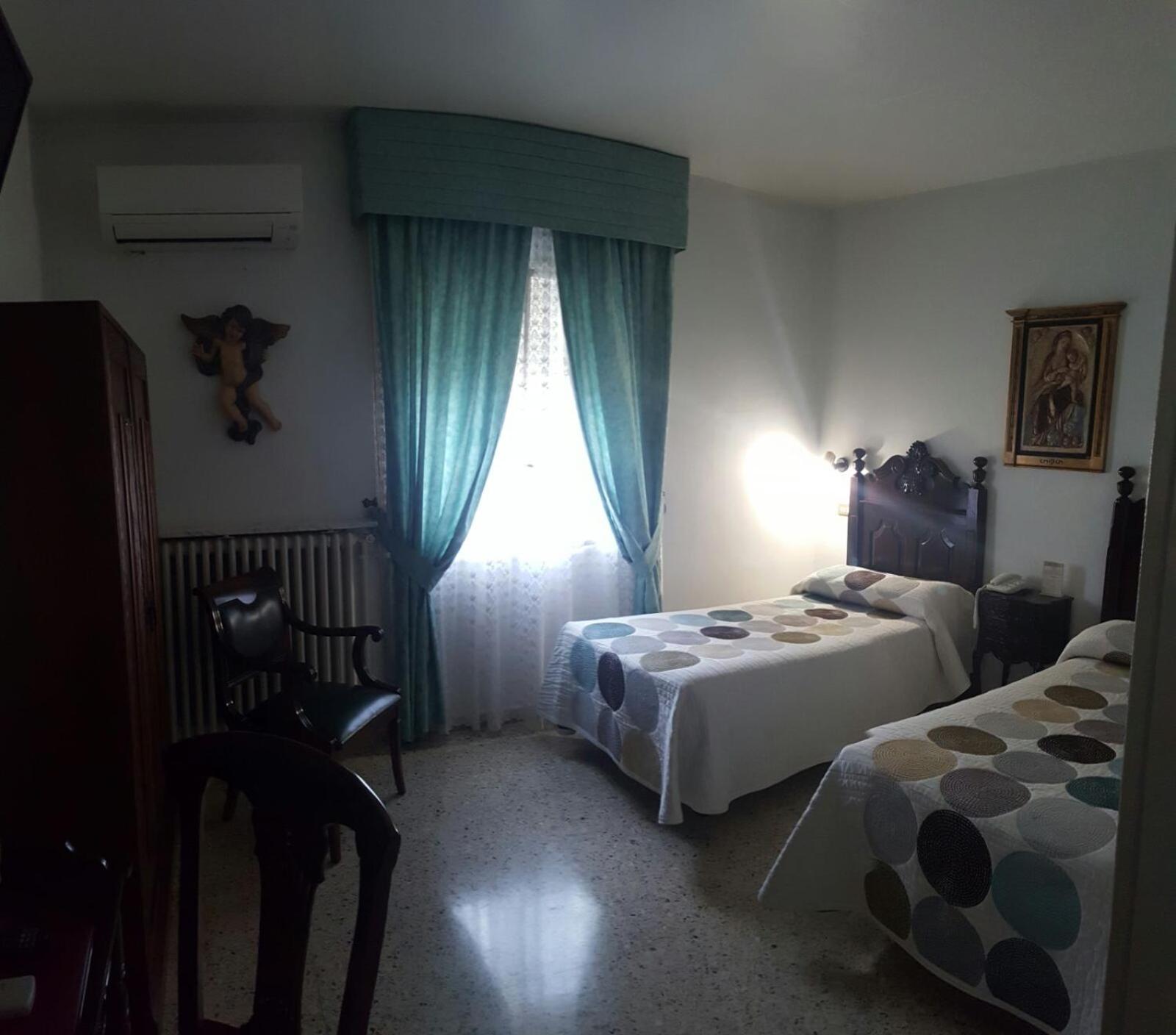 Twin Room photo 2