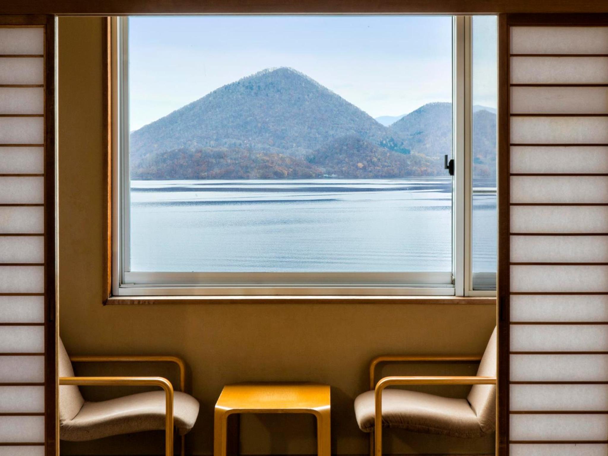 Japanese-Style Room with Lake View(Buffet Dinner & Breakfast Included) - Photo 4