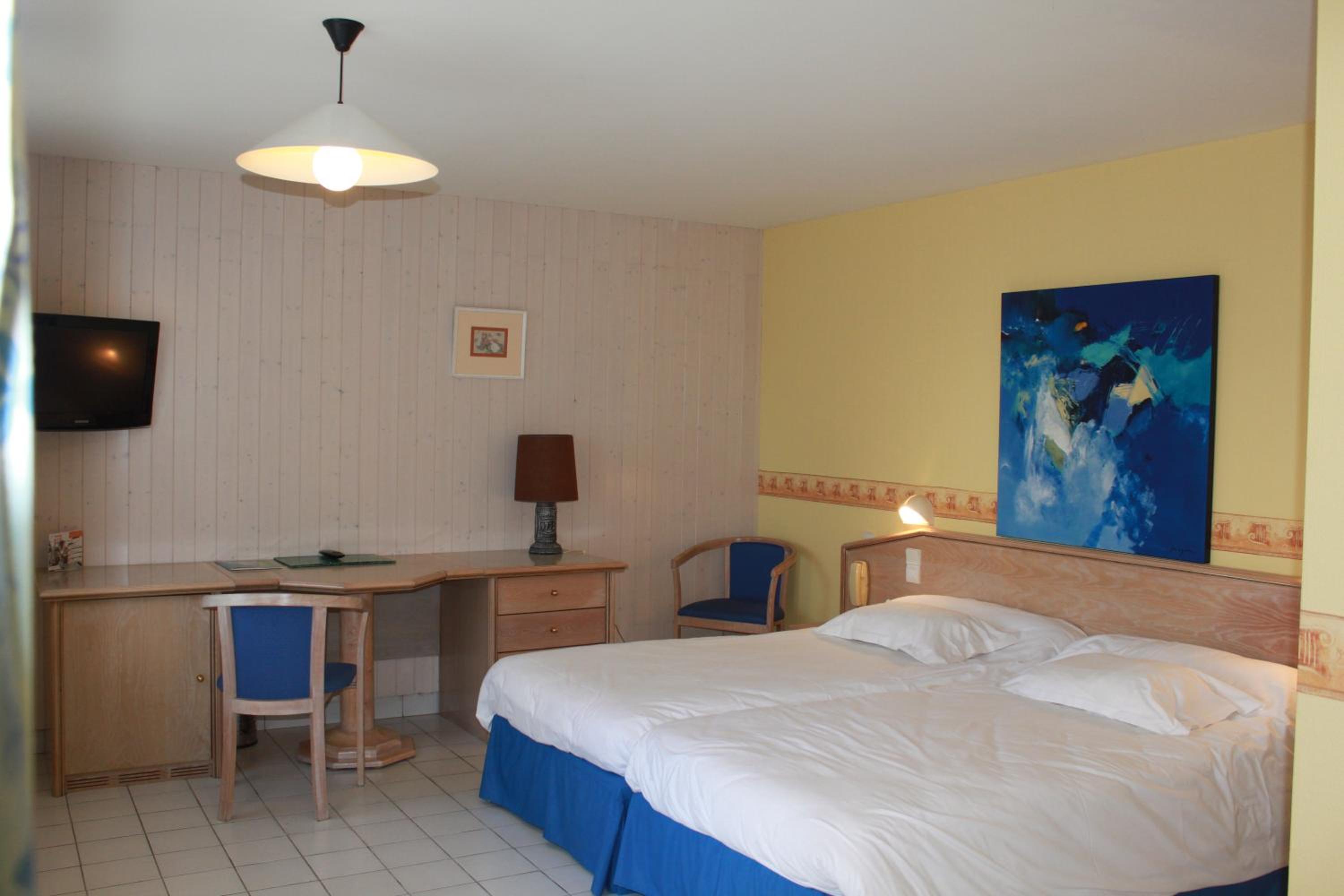 Double Studio for Mobility Impaired Guests - Photo 3