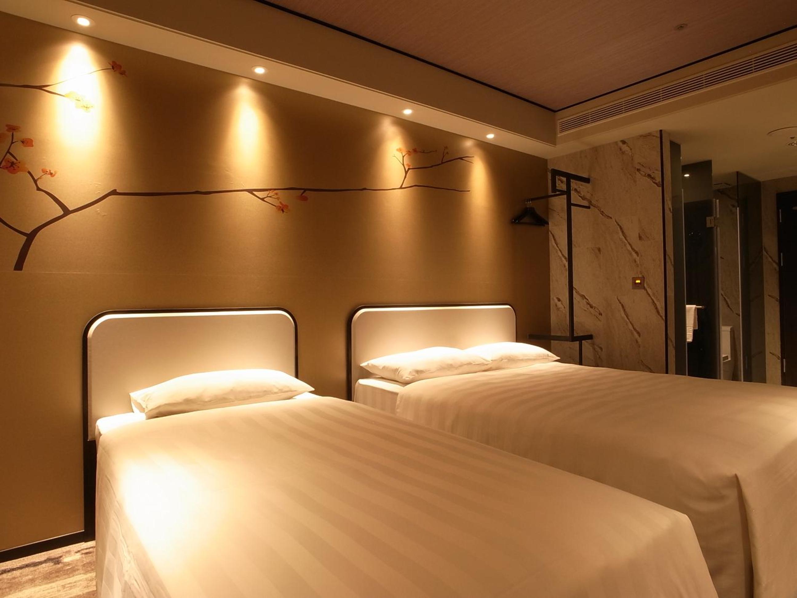Triple Room with City View - Photo 4