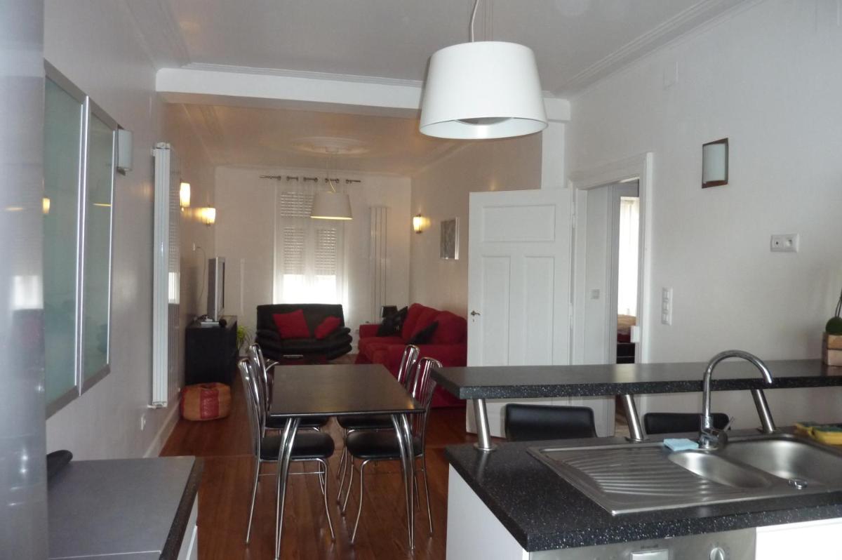 Two-Bedroom Apartment with Balcony photo 2