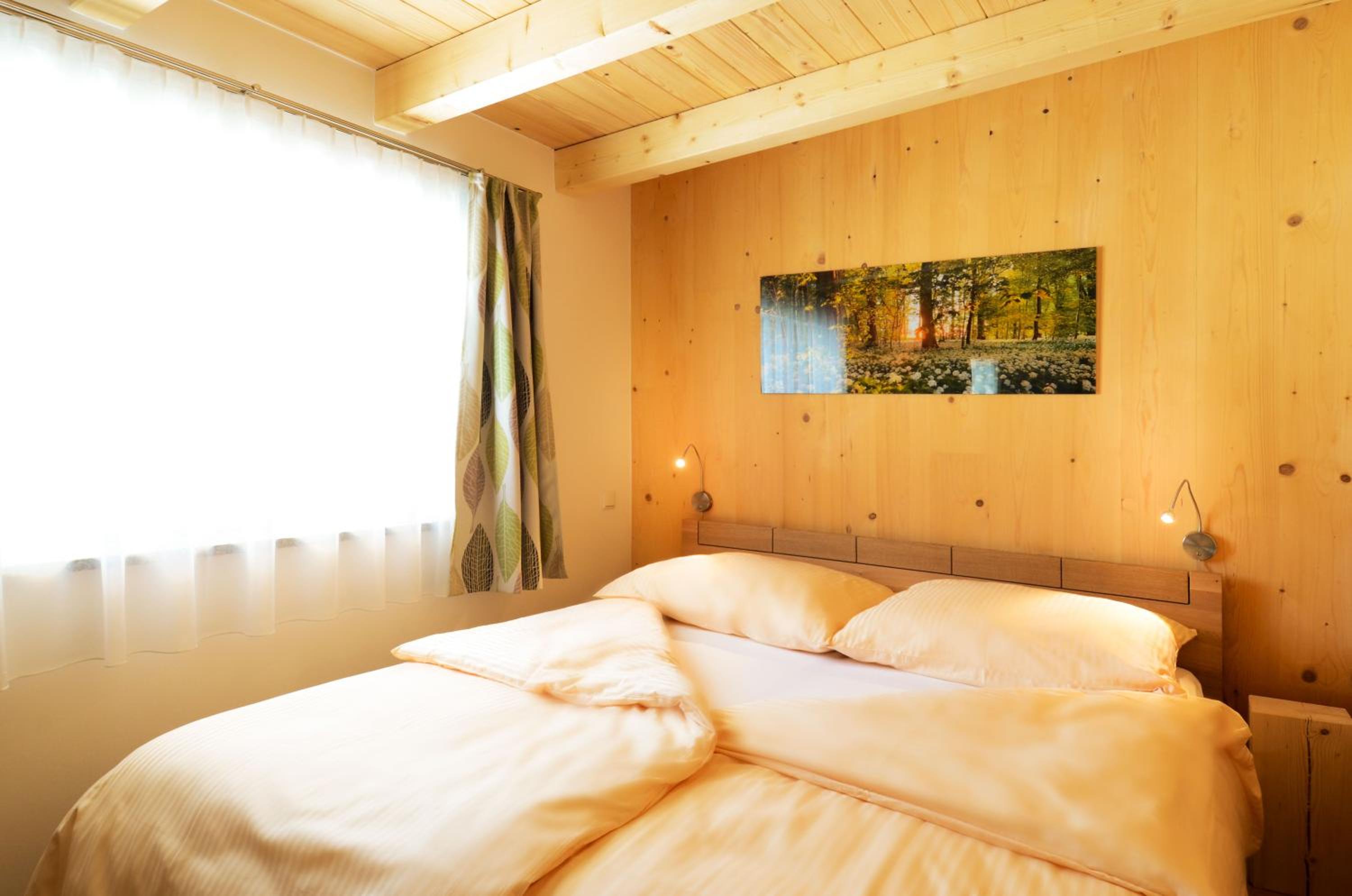 Two-Bedroom Apartment with Balcony photo 2