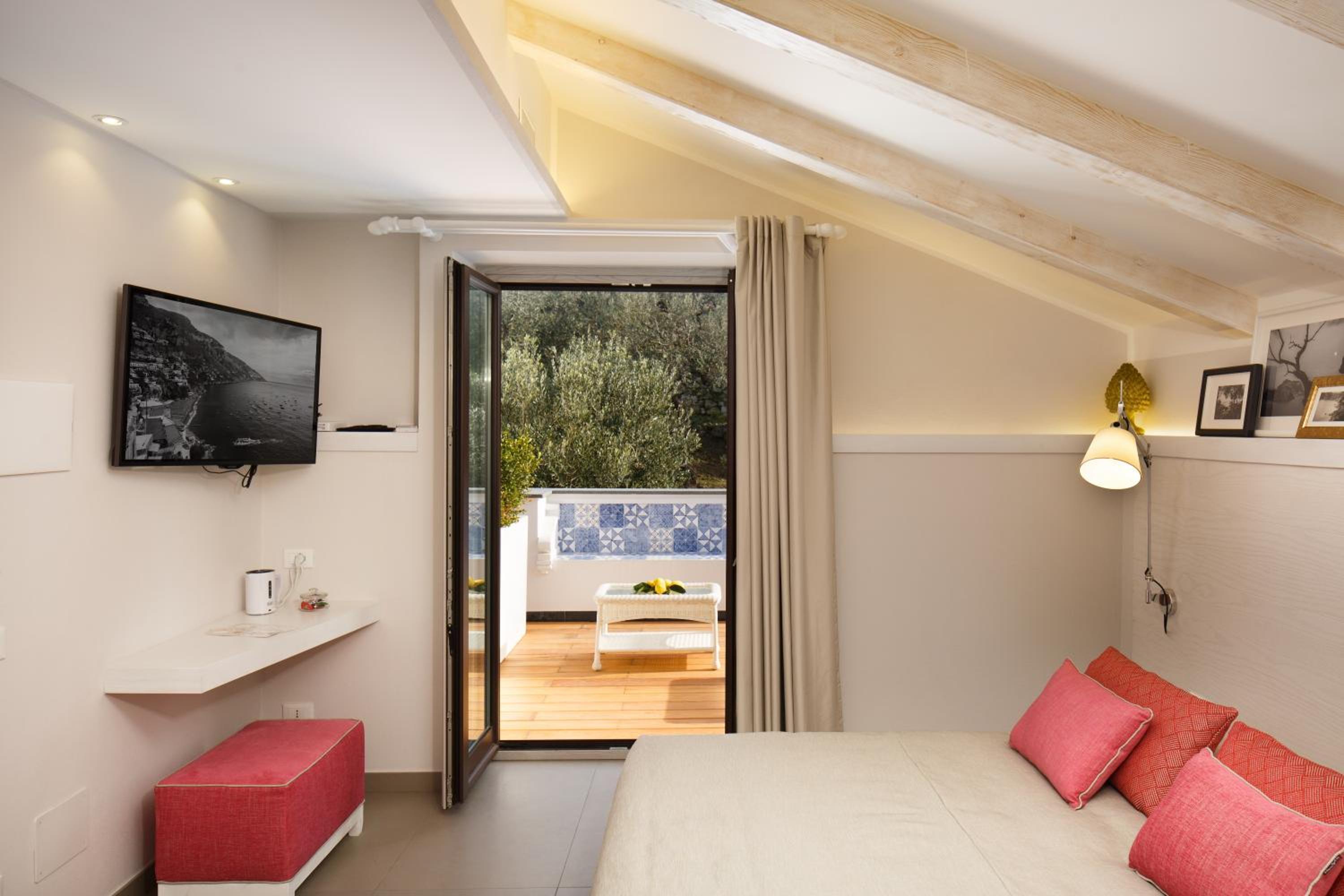 Junior Suite with Terrace and Sea View
