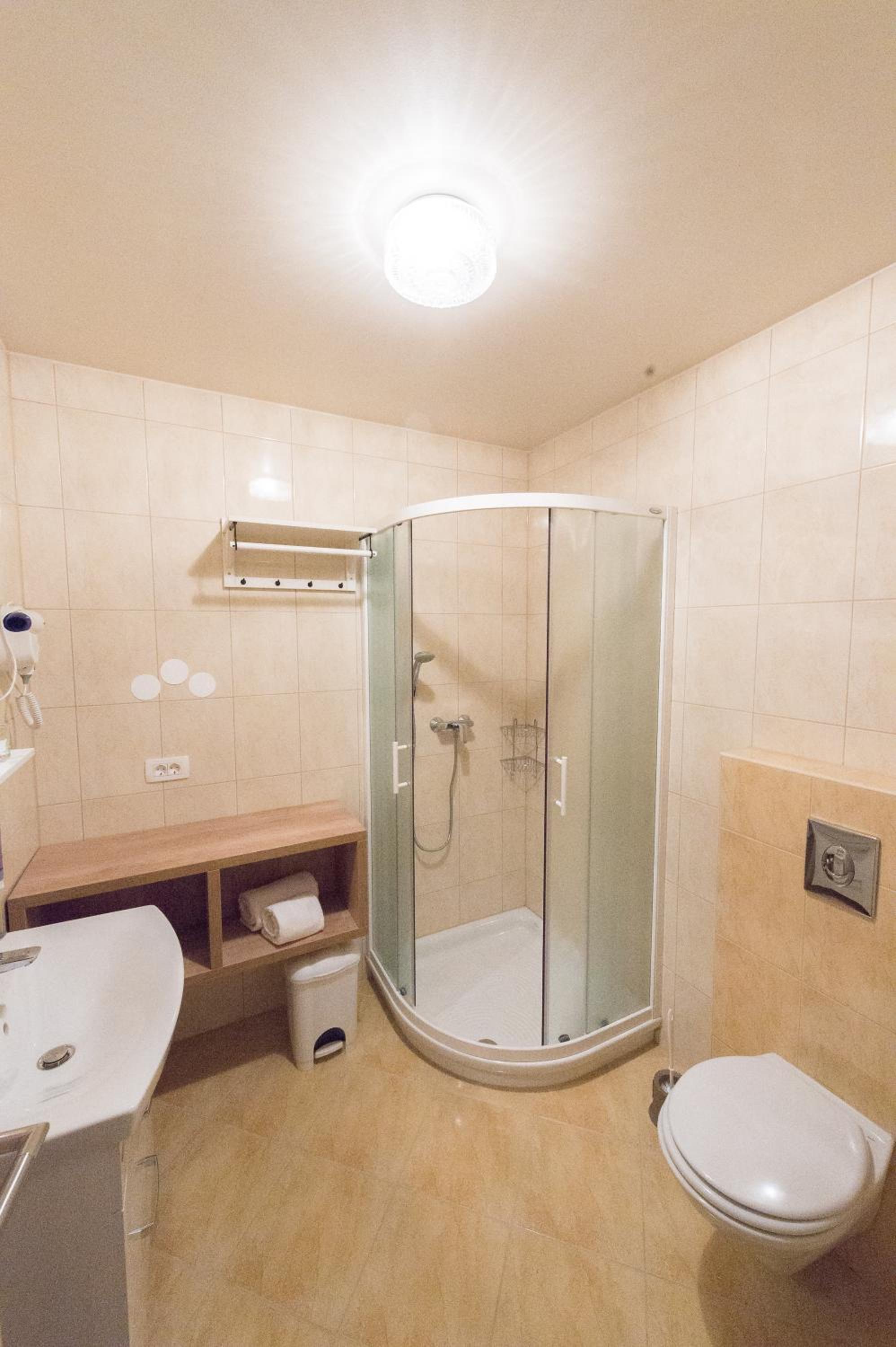 Triple Room with Bathroom - Photo 3