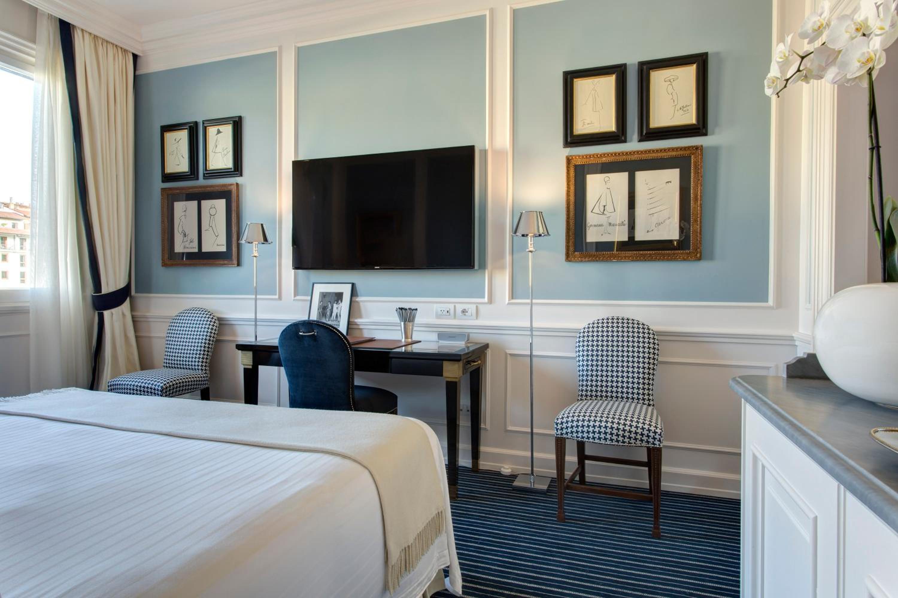 Superior Double or Twin Room with River View thumbnail 6