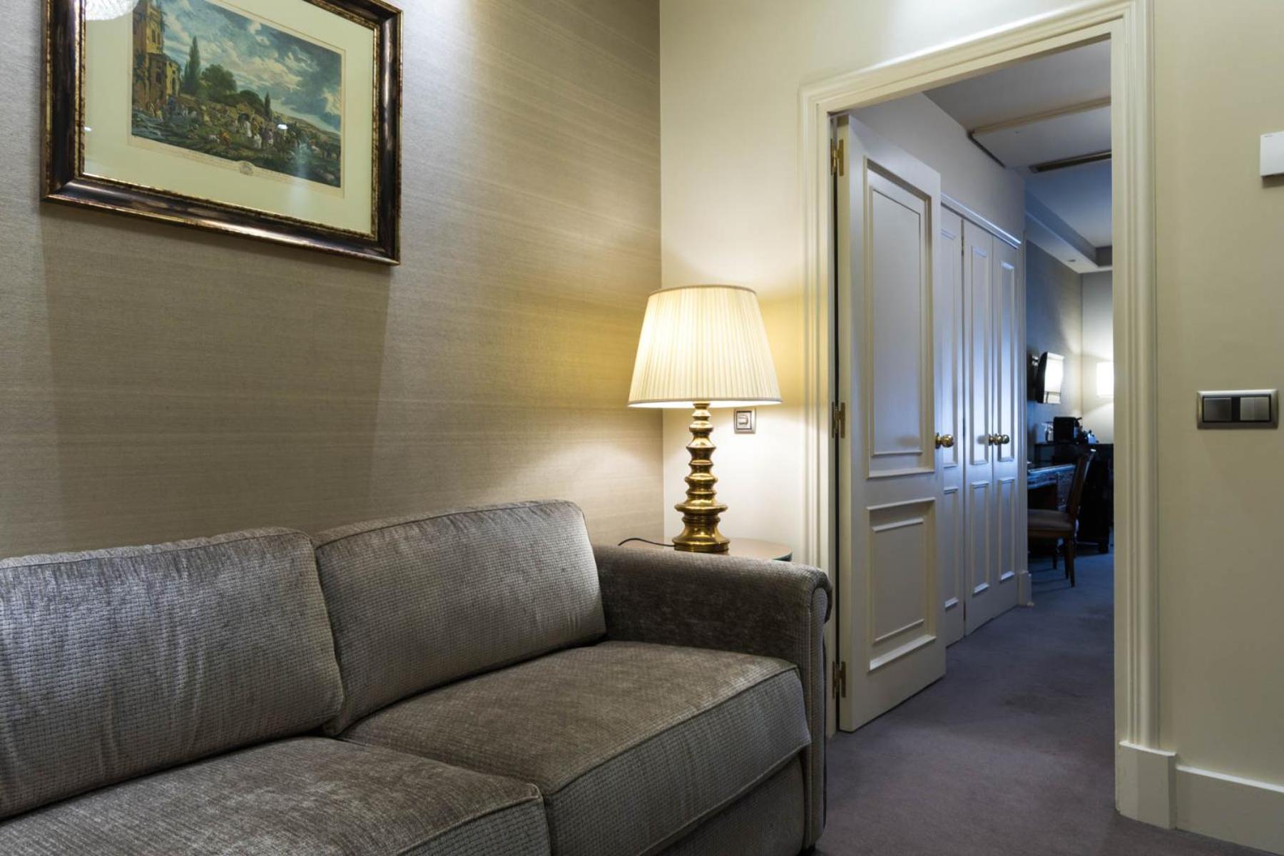 Family Room - Photo 7