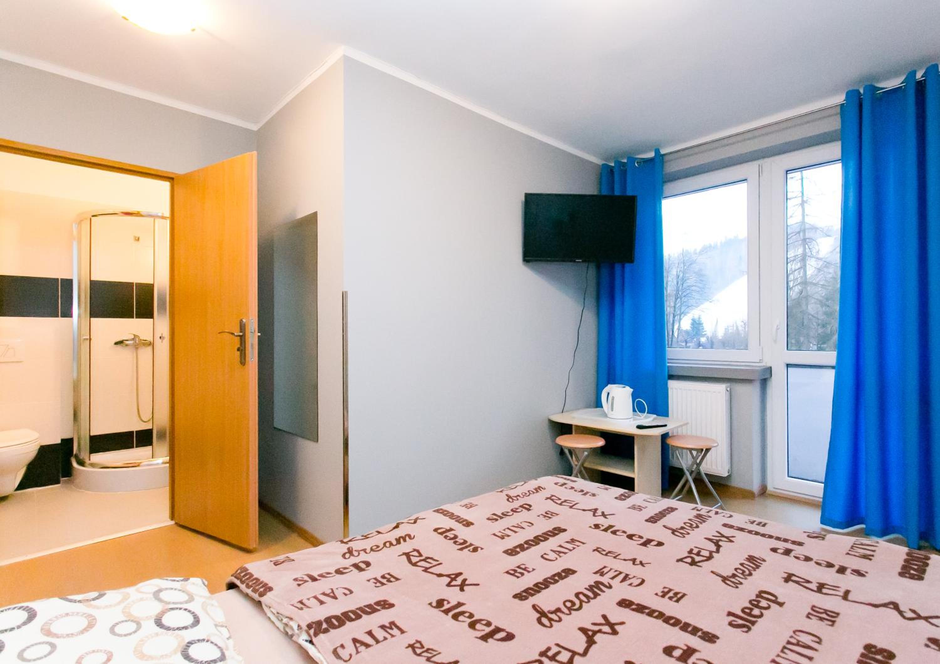 Double Room with Balcony 2 - Photo 6