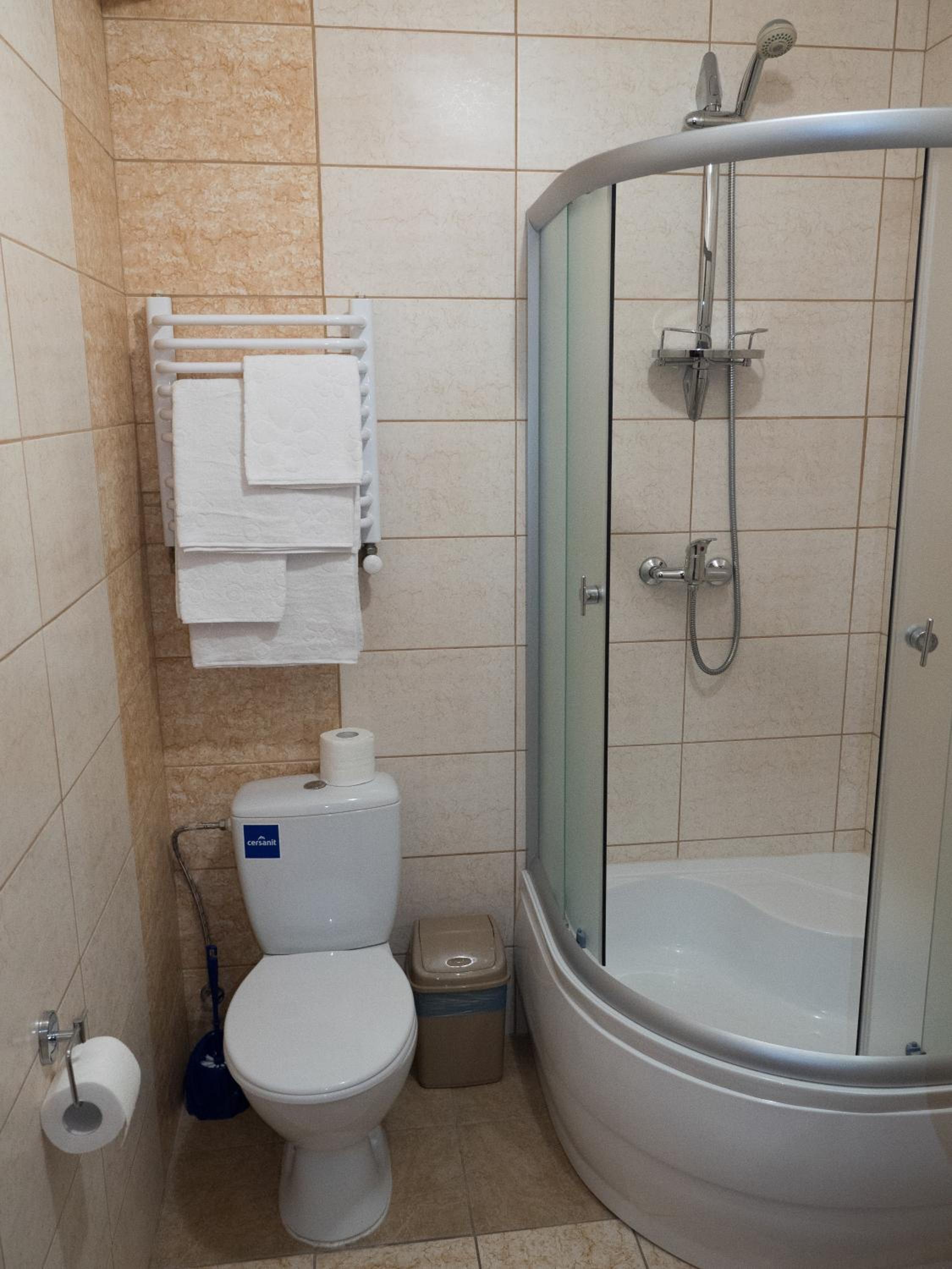 Family Room with Shower photo 3