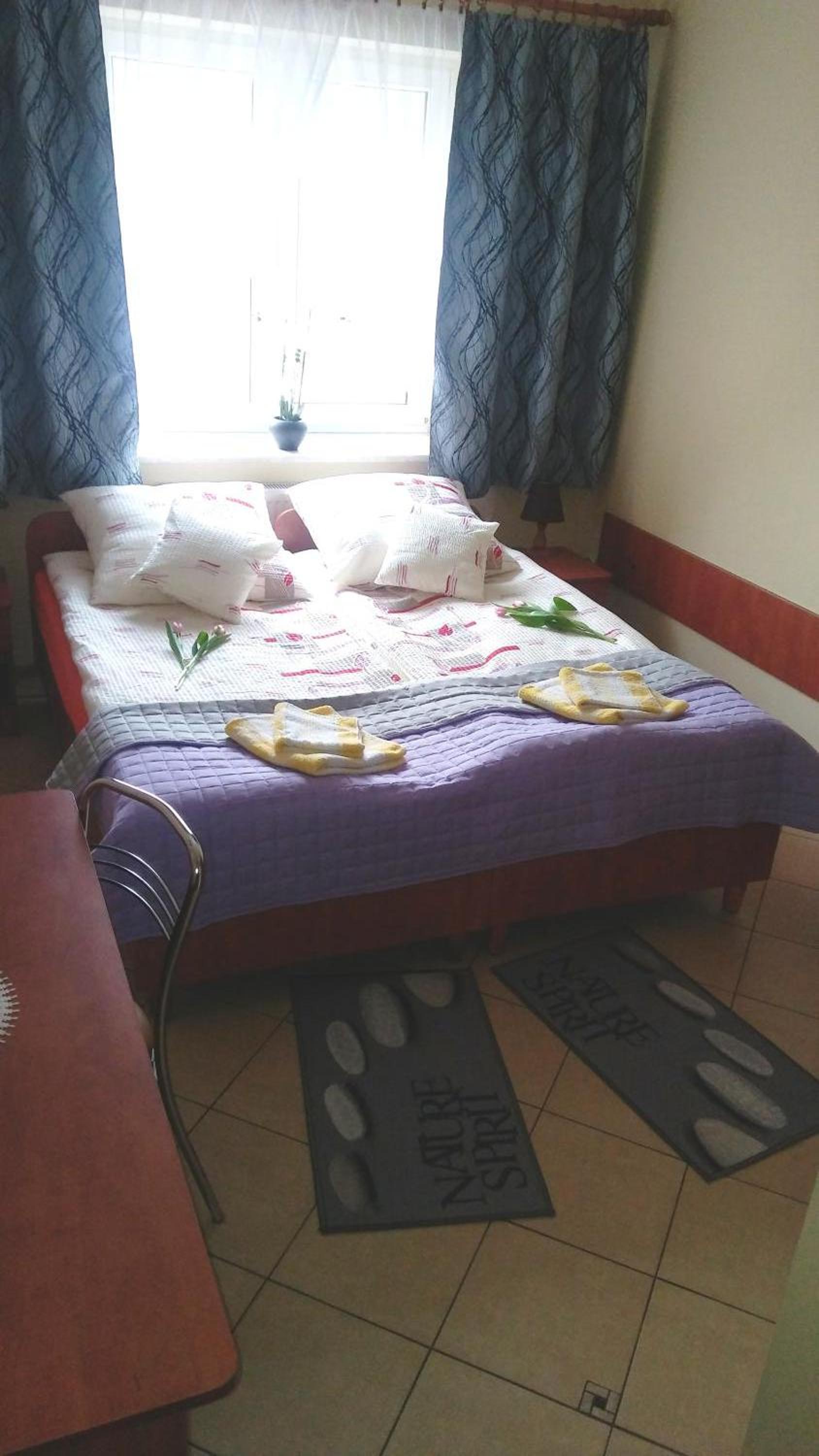 Double Room - Photo 8