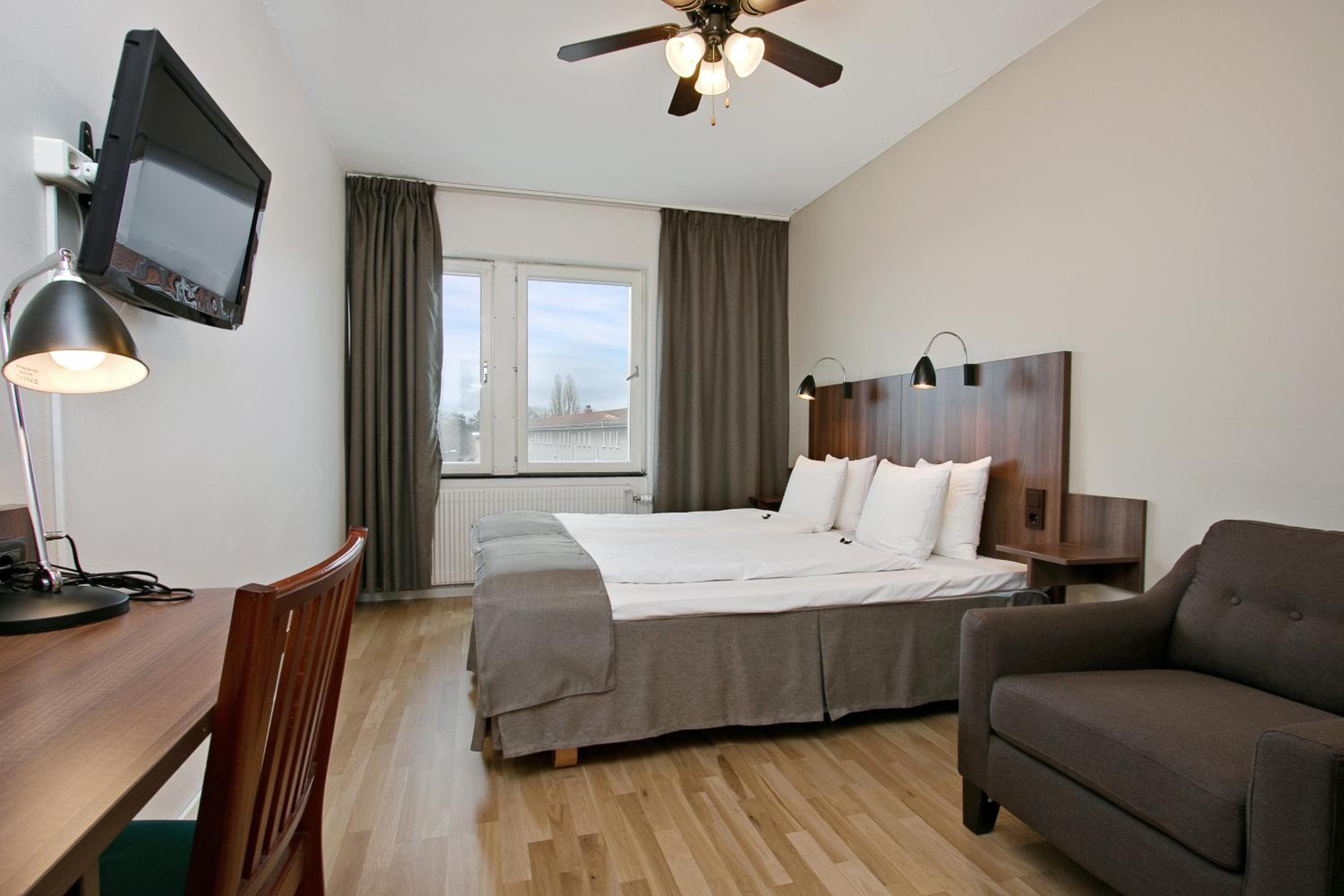 Standard Twin Room - Photo 1