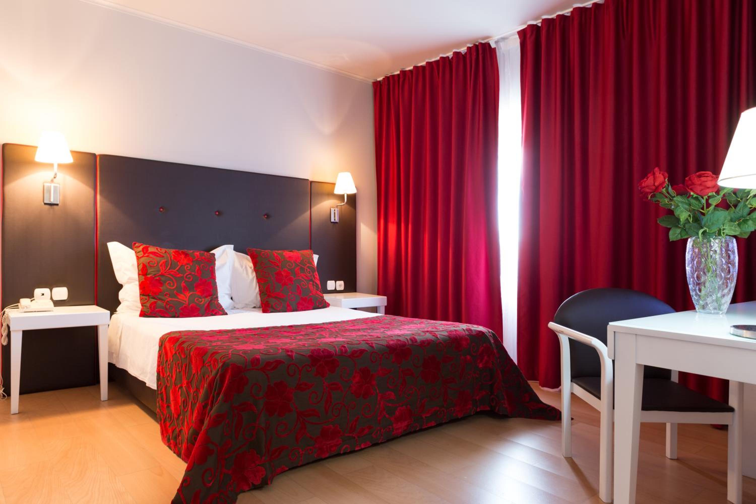Double or Twin Room - Photo 4