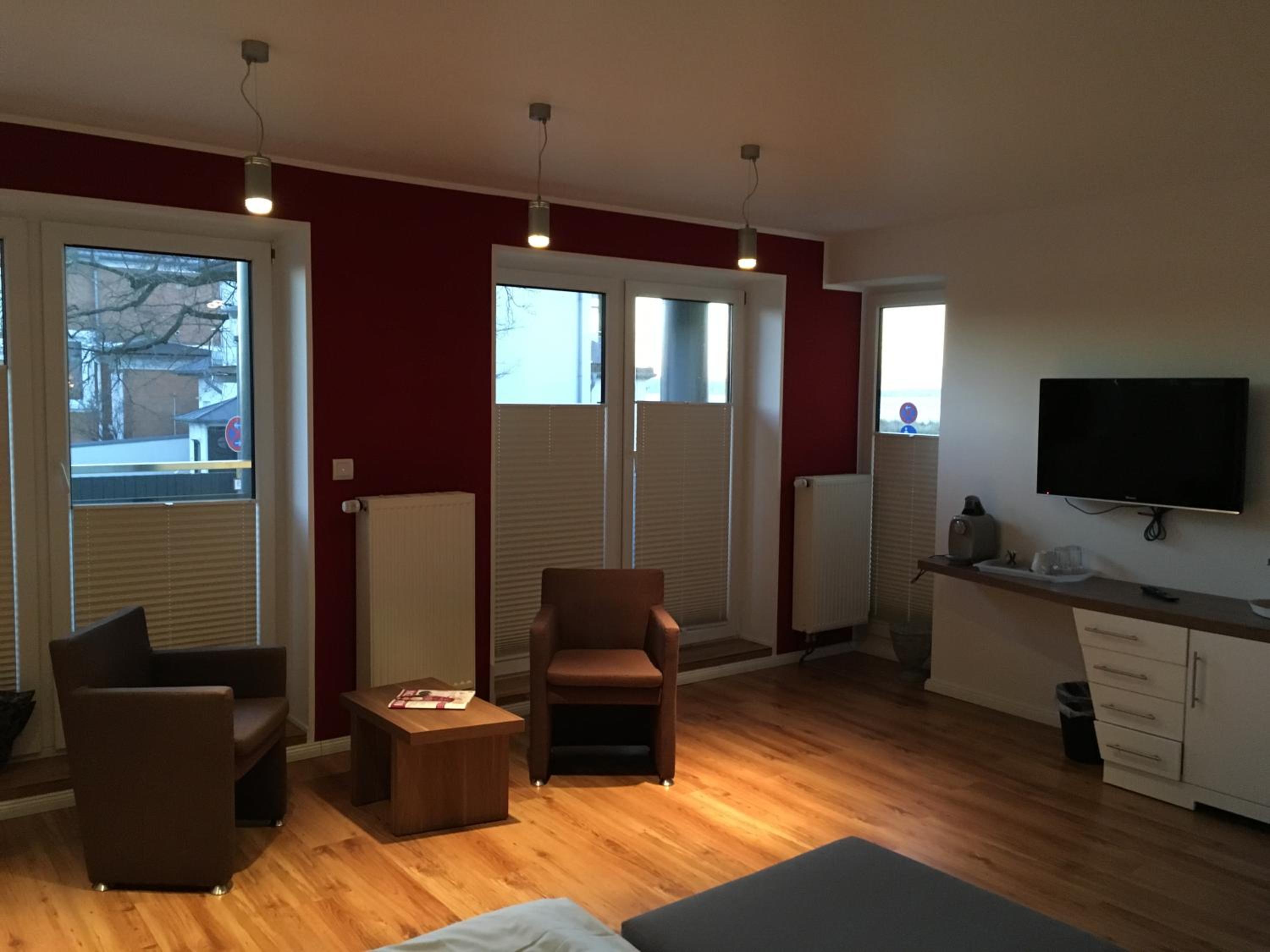 Double Room with Partial Sea View and Balcony - 11 photo 1