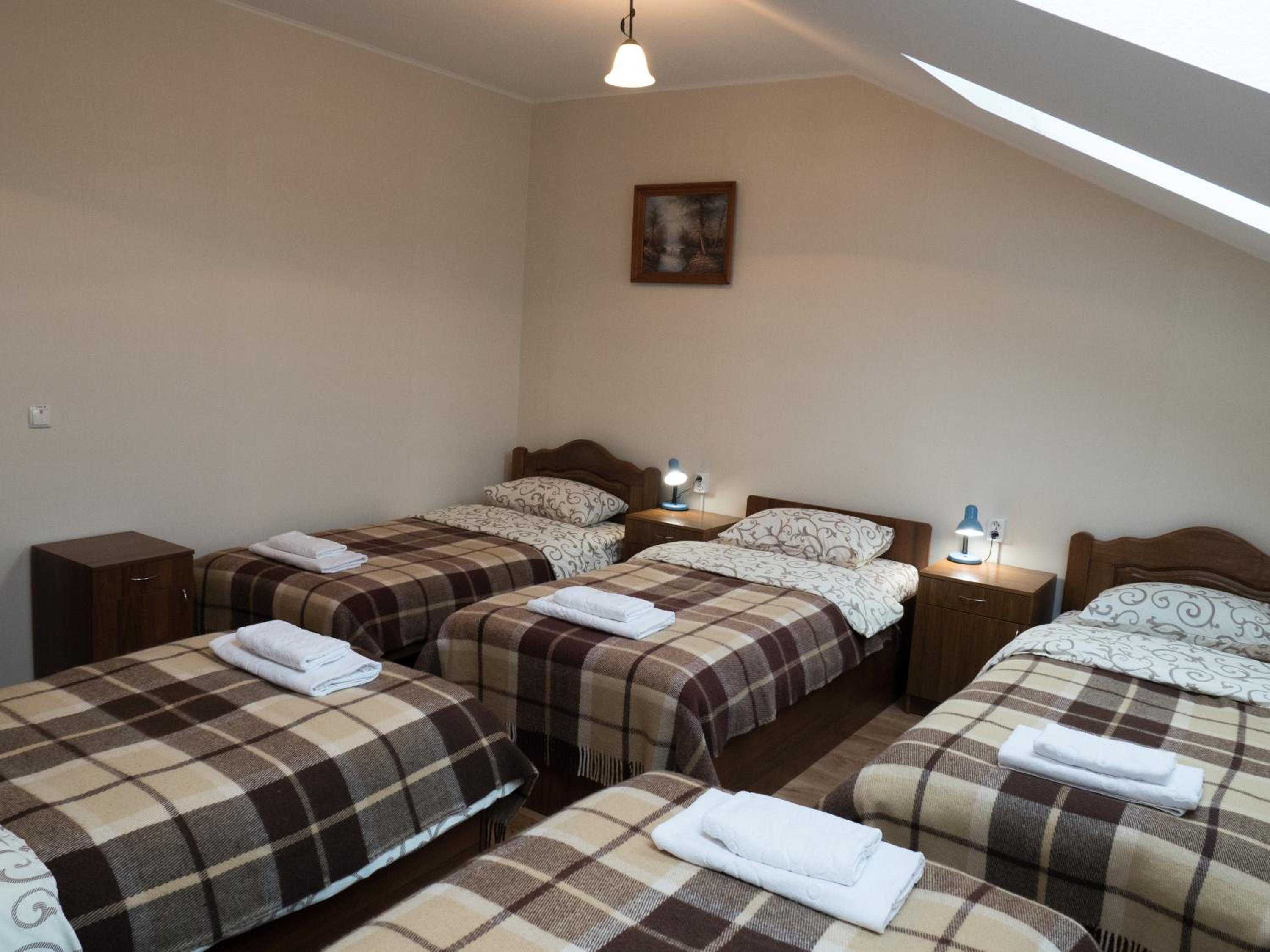 Bed in 5-Bed Dormitory Room photo 2